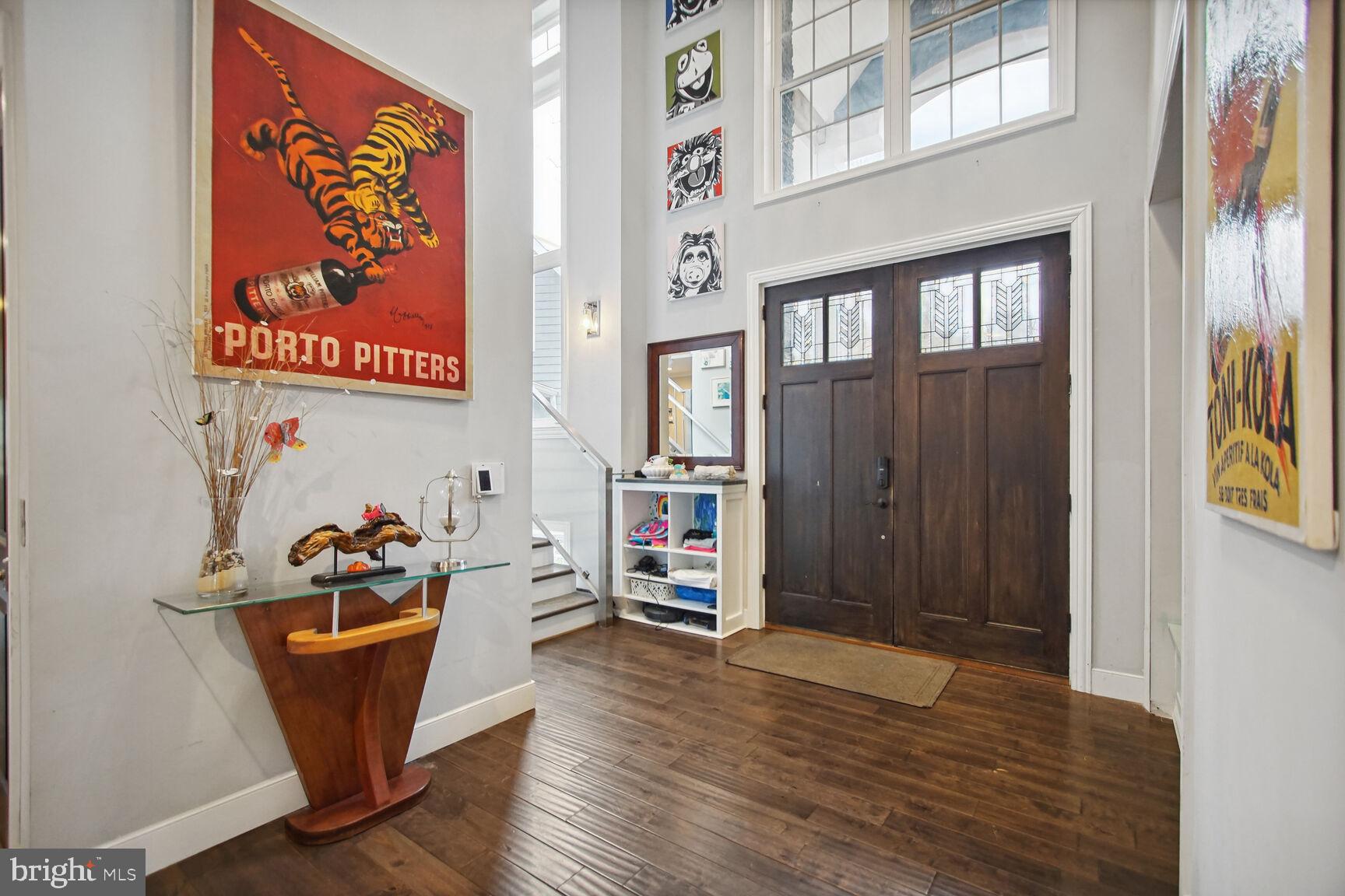 COURTNEY MANOR - Residential