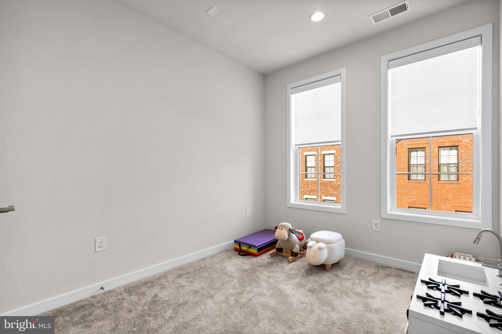 UNION PARK AT MCLEAN - Residential