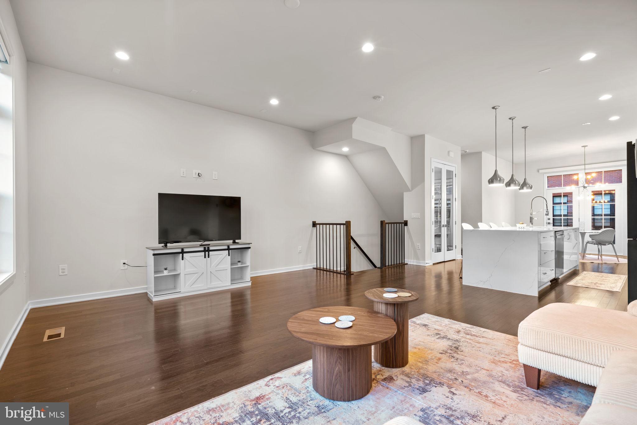 UNION PARK AT MCLEAN - Residential