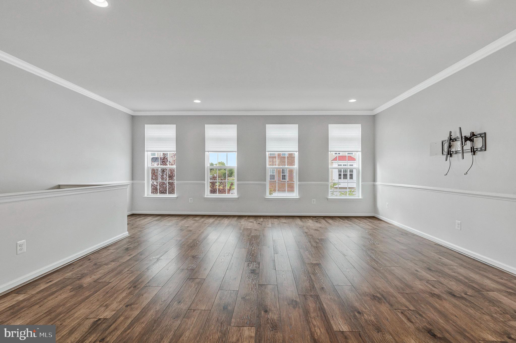 227 UPPER BROOK