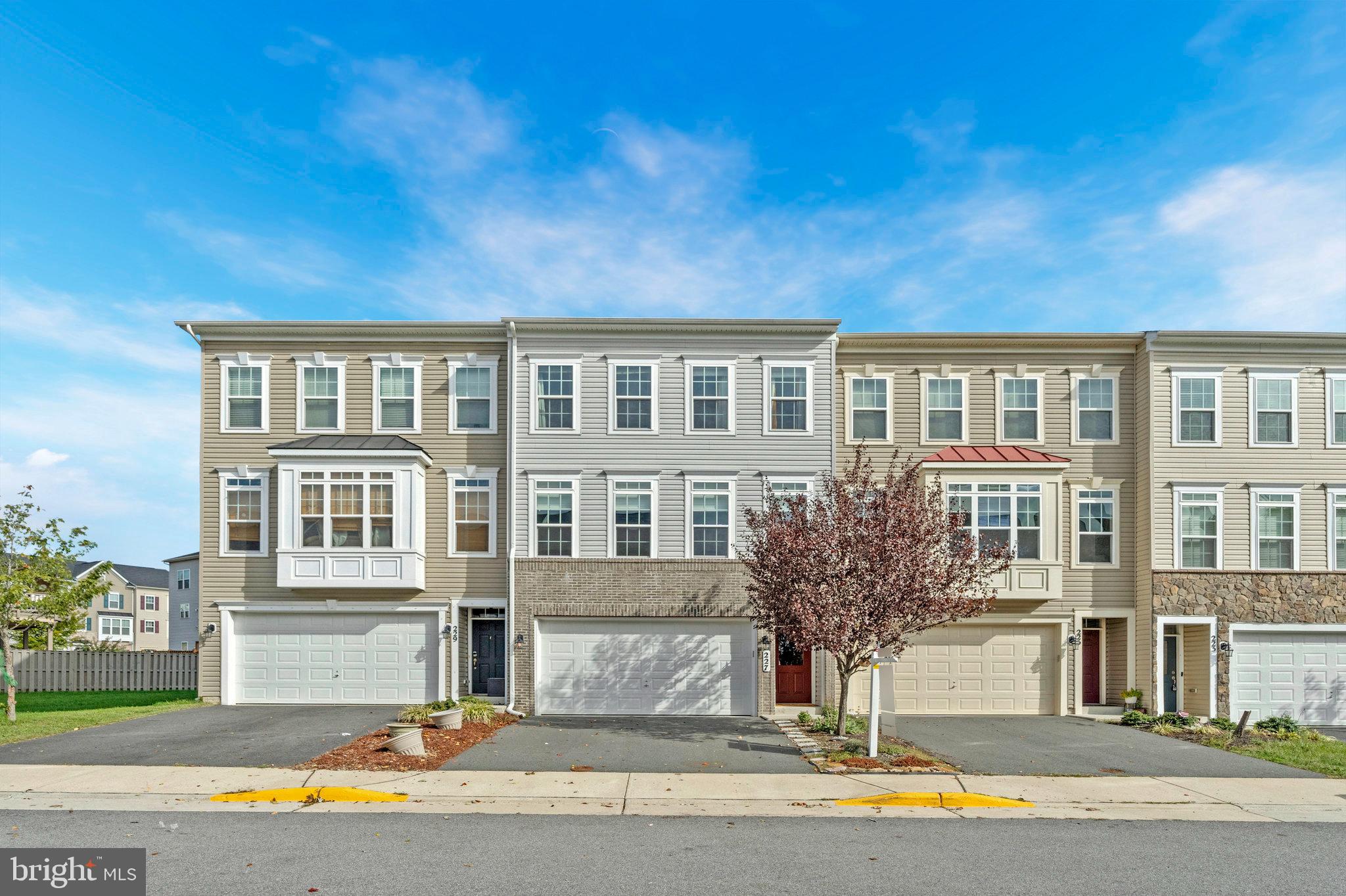 227 UPPER BROOK