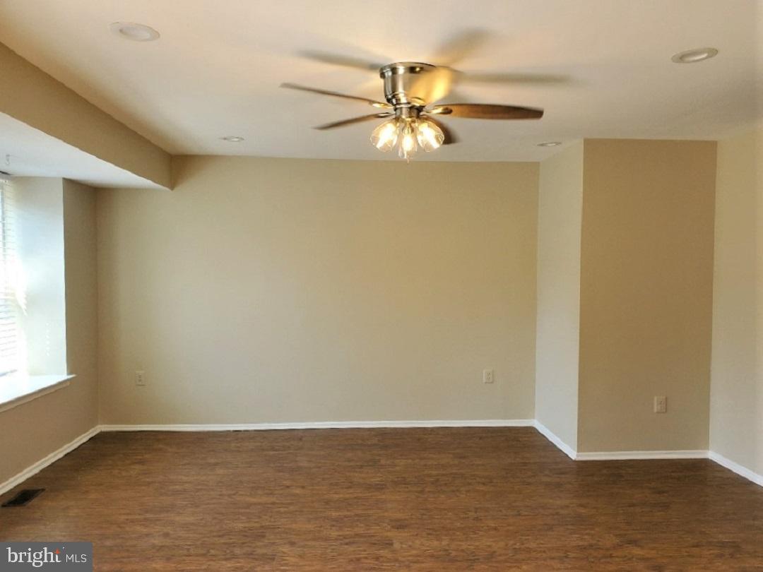 TOWNES OF GLOUCESTER - Residential Lease