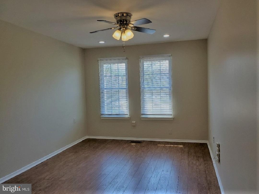 TOWNES OF GLOUCESTER - Residential Lease