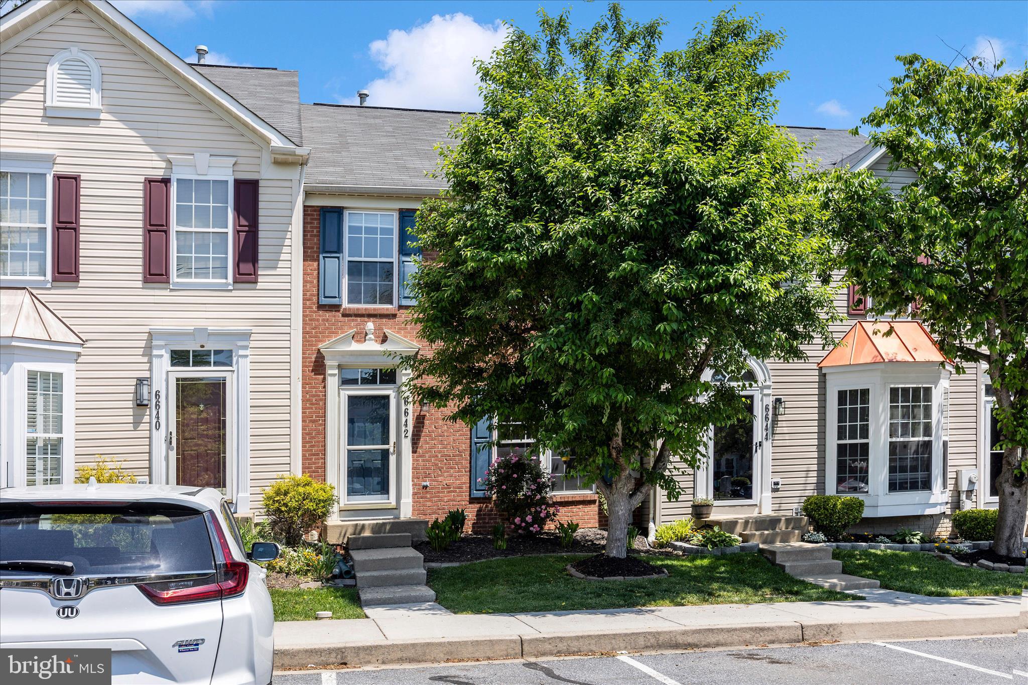 WELLINGTON TRACE - Residential
