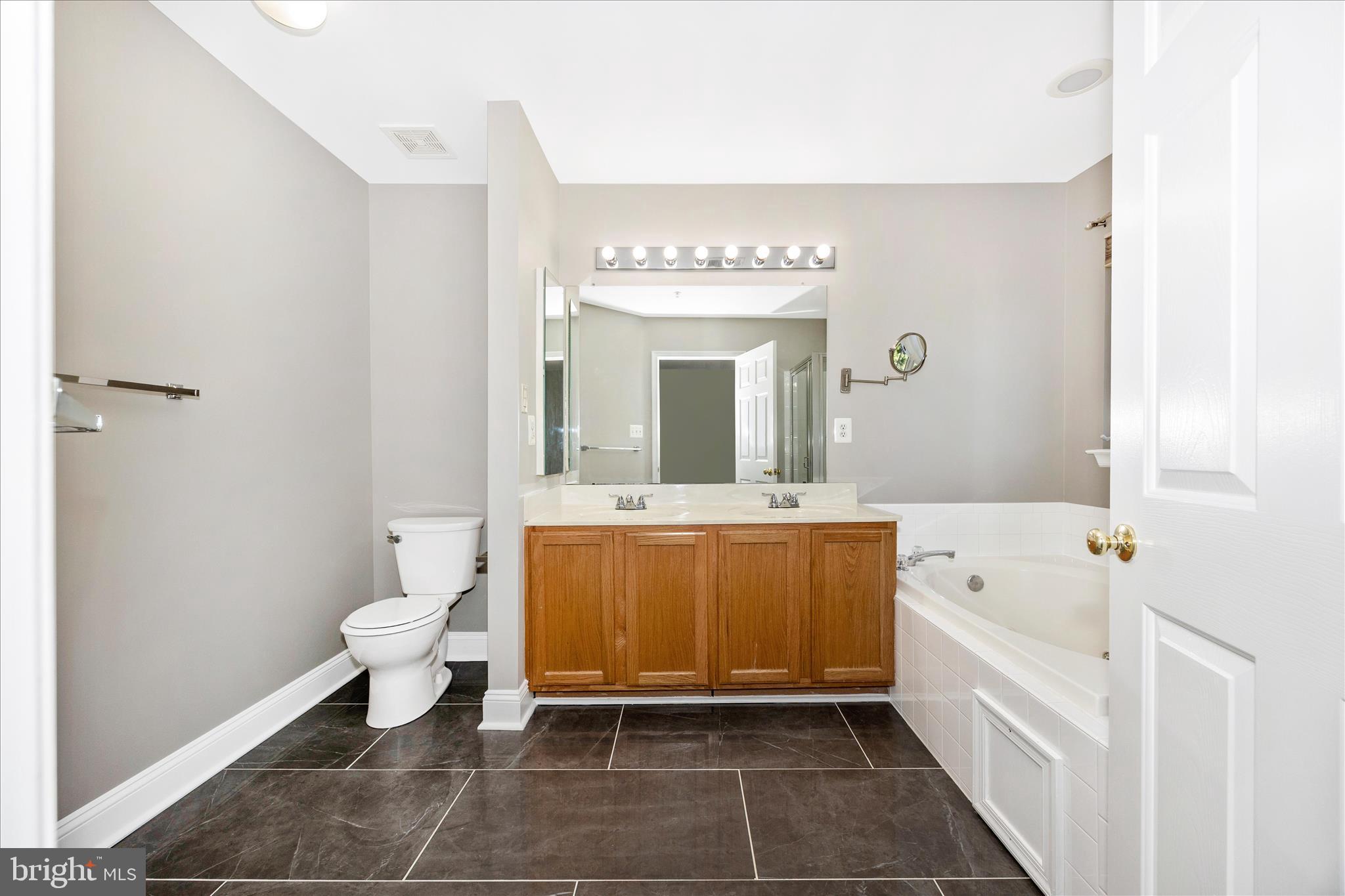WELLINGTON TRACE - Residential