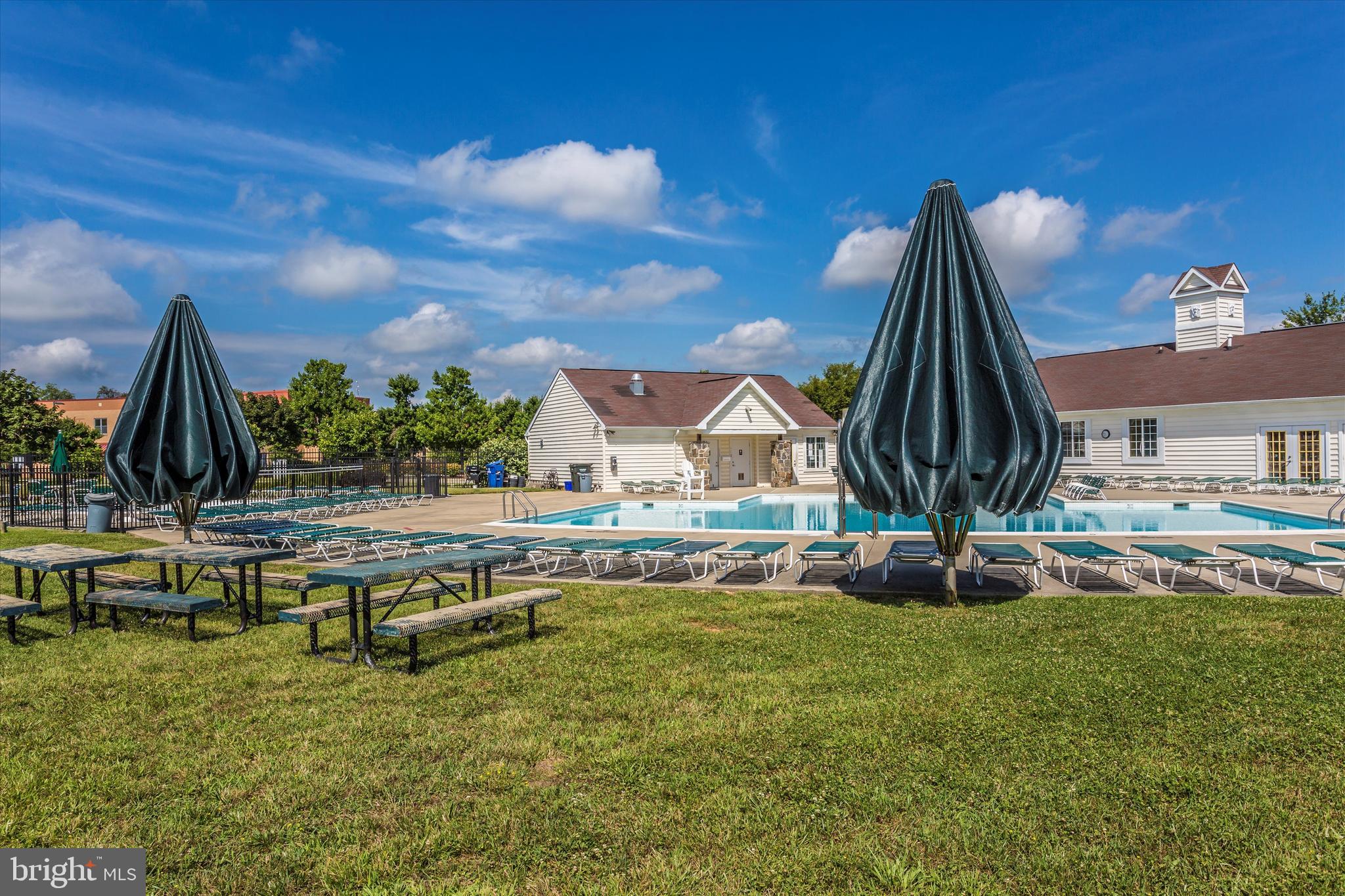 WELLINGTON TRACE - Residential