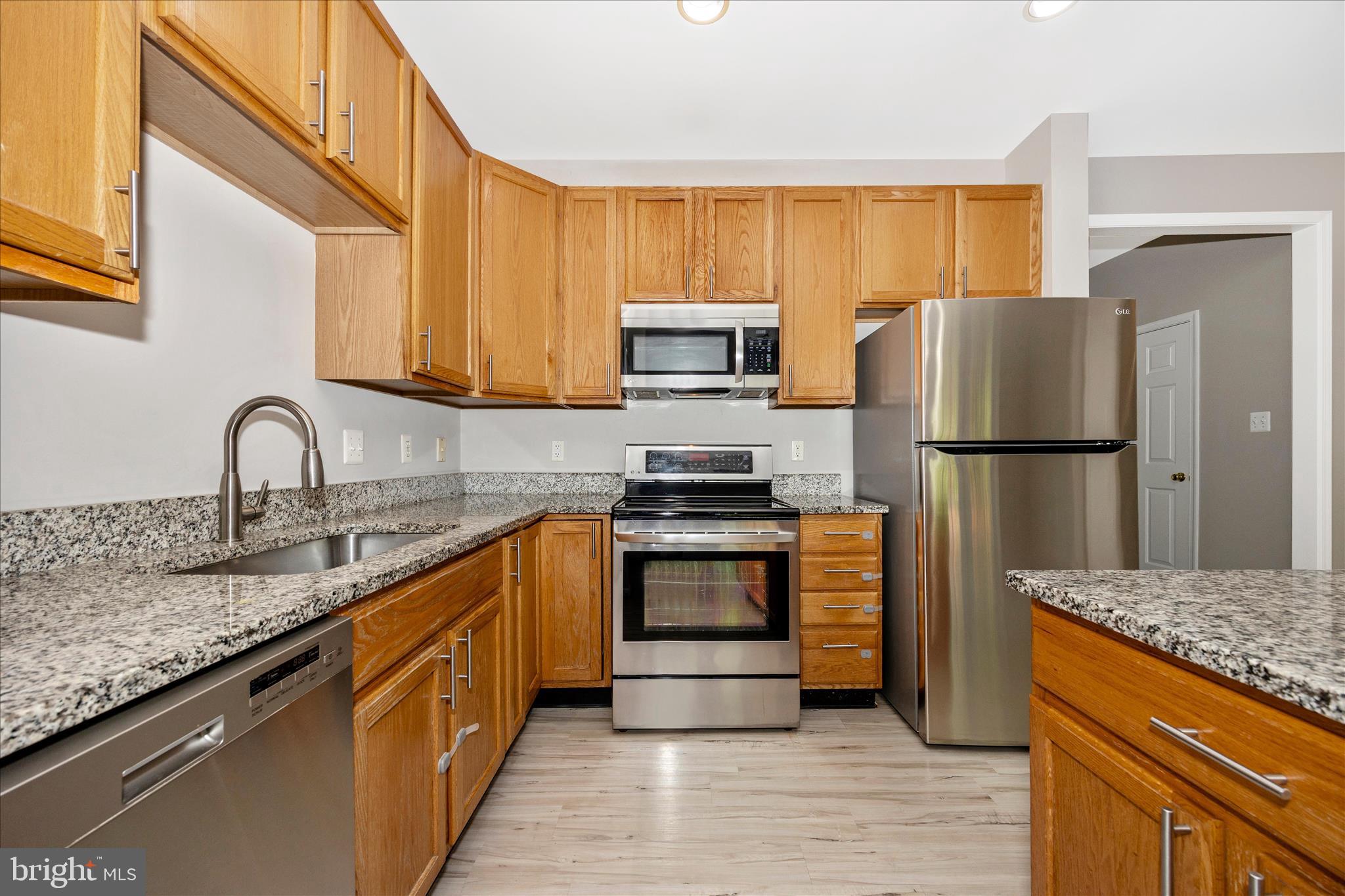 WELLINGTON TRACE - Residential