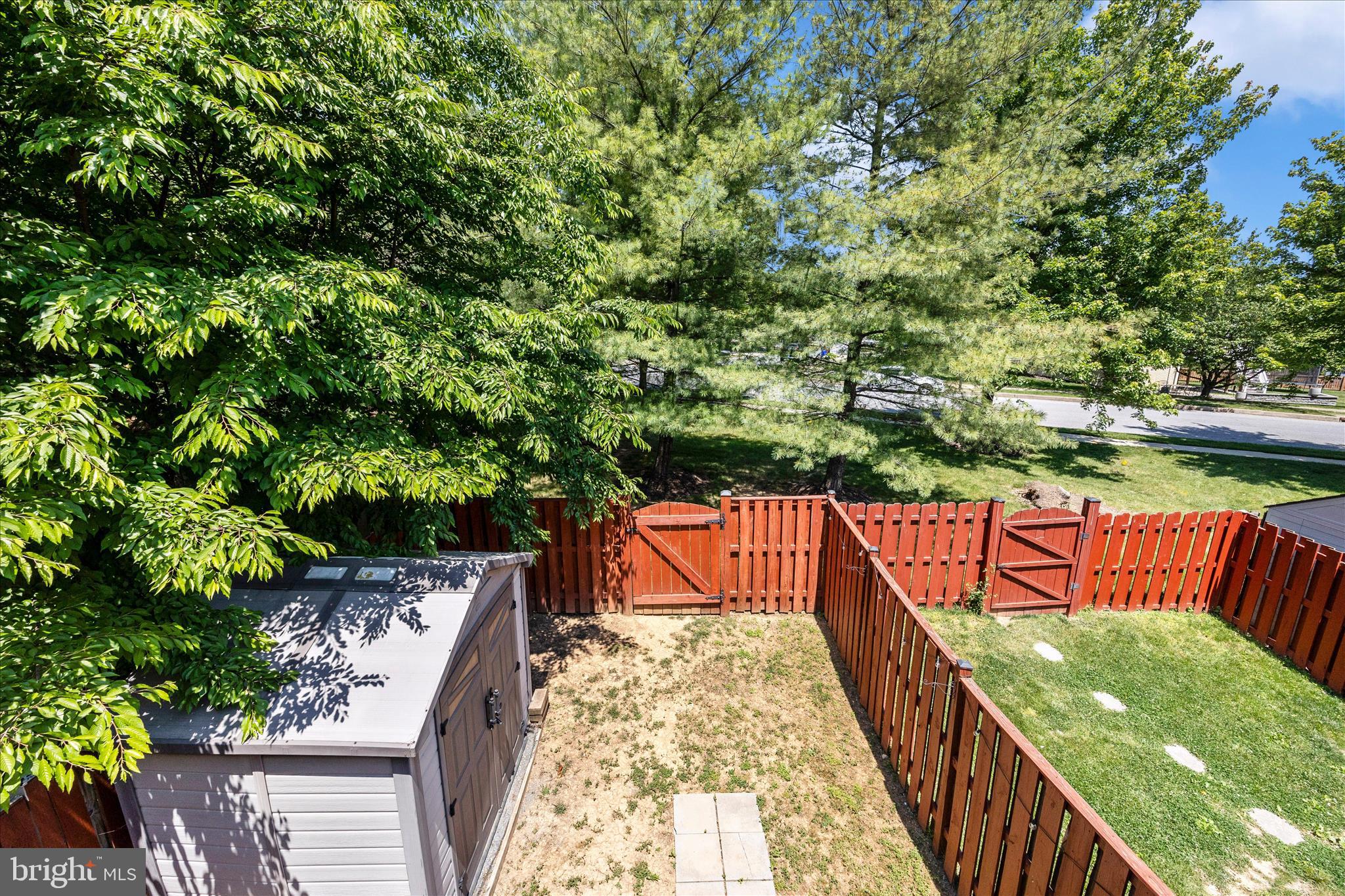 WELLINGTON TRACE - Residential