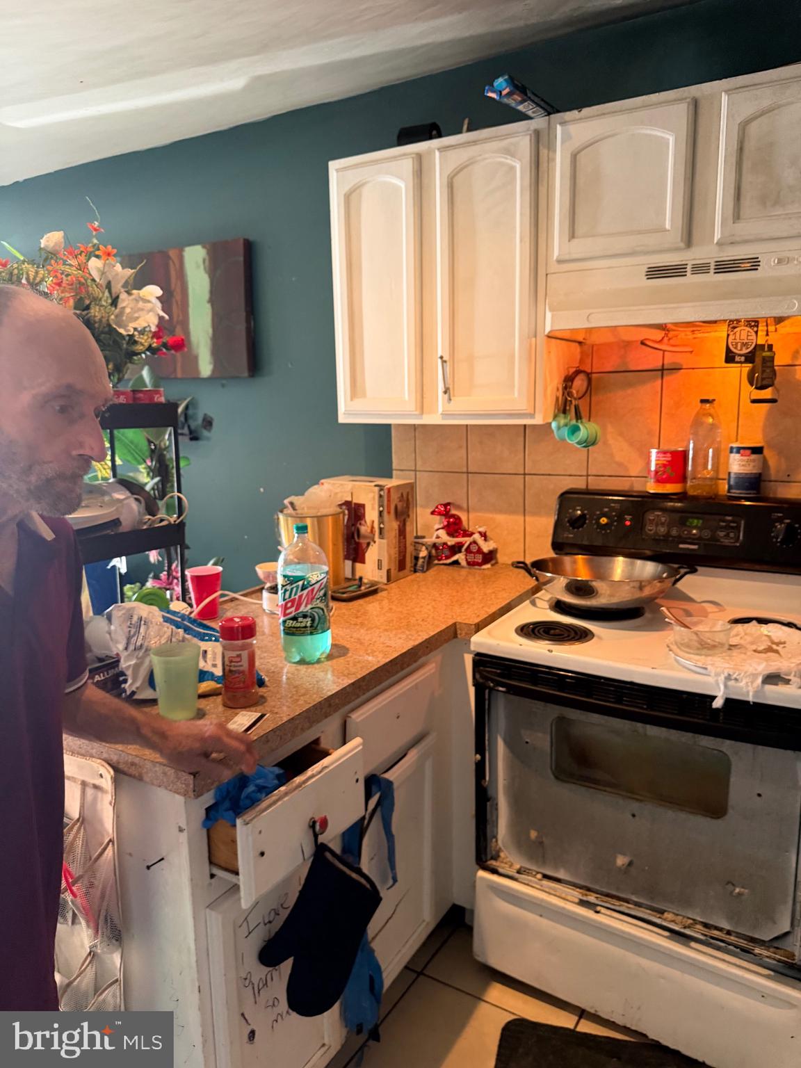 ELMWOOD PARK - Commercial Sale