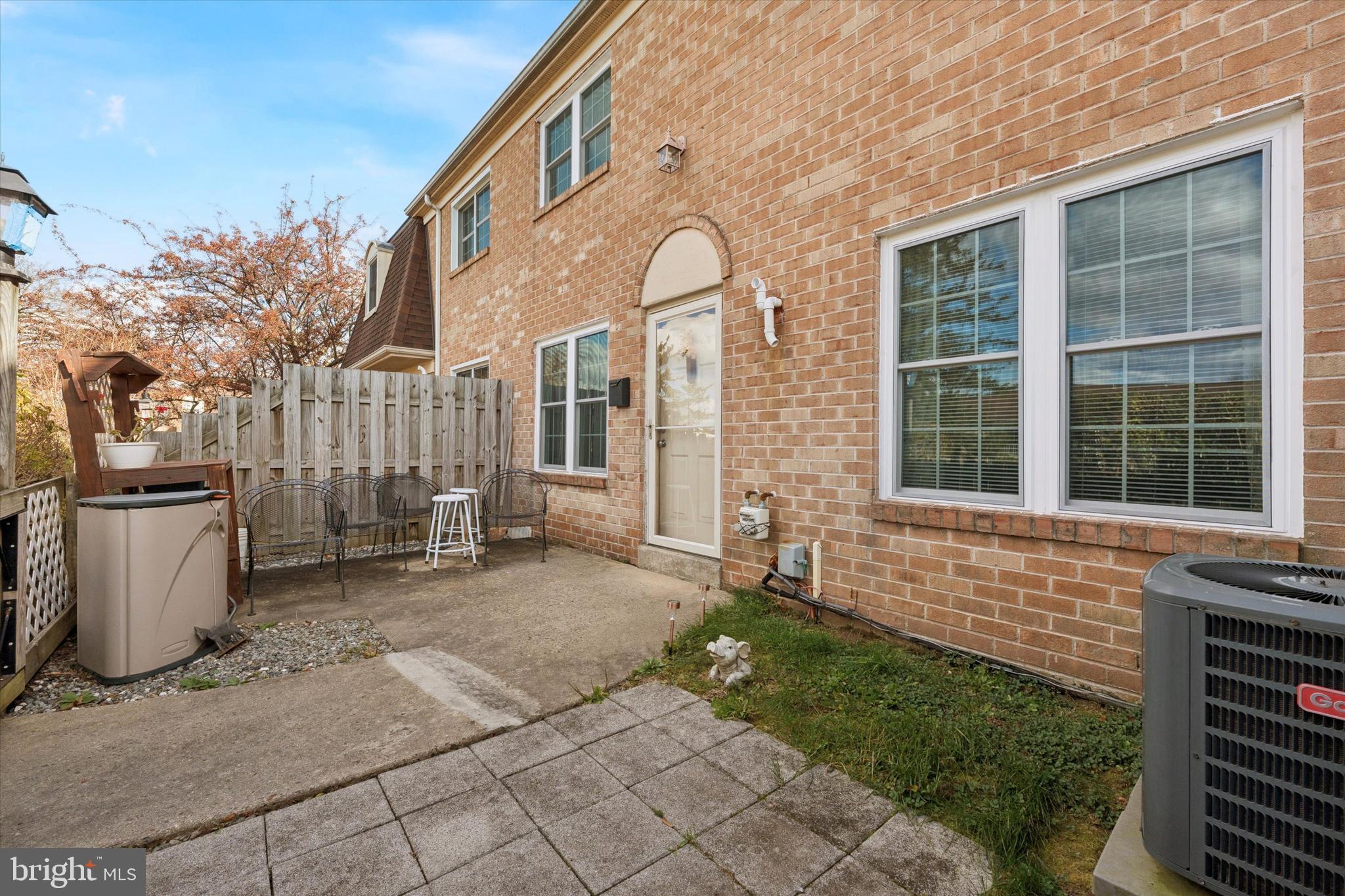 202 ARBOUR COURT CONDO 202