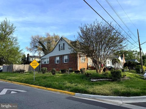 5327 GREENWAY DRIVE HYATTSVILLE MD 20781