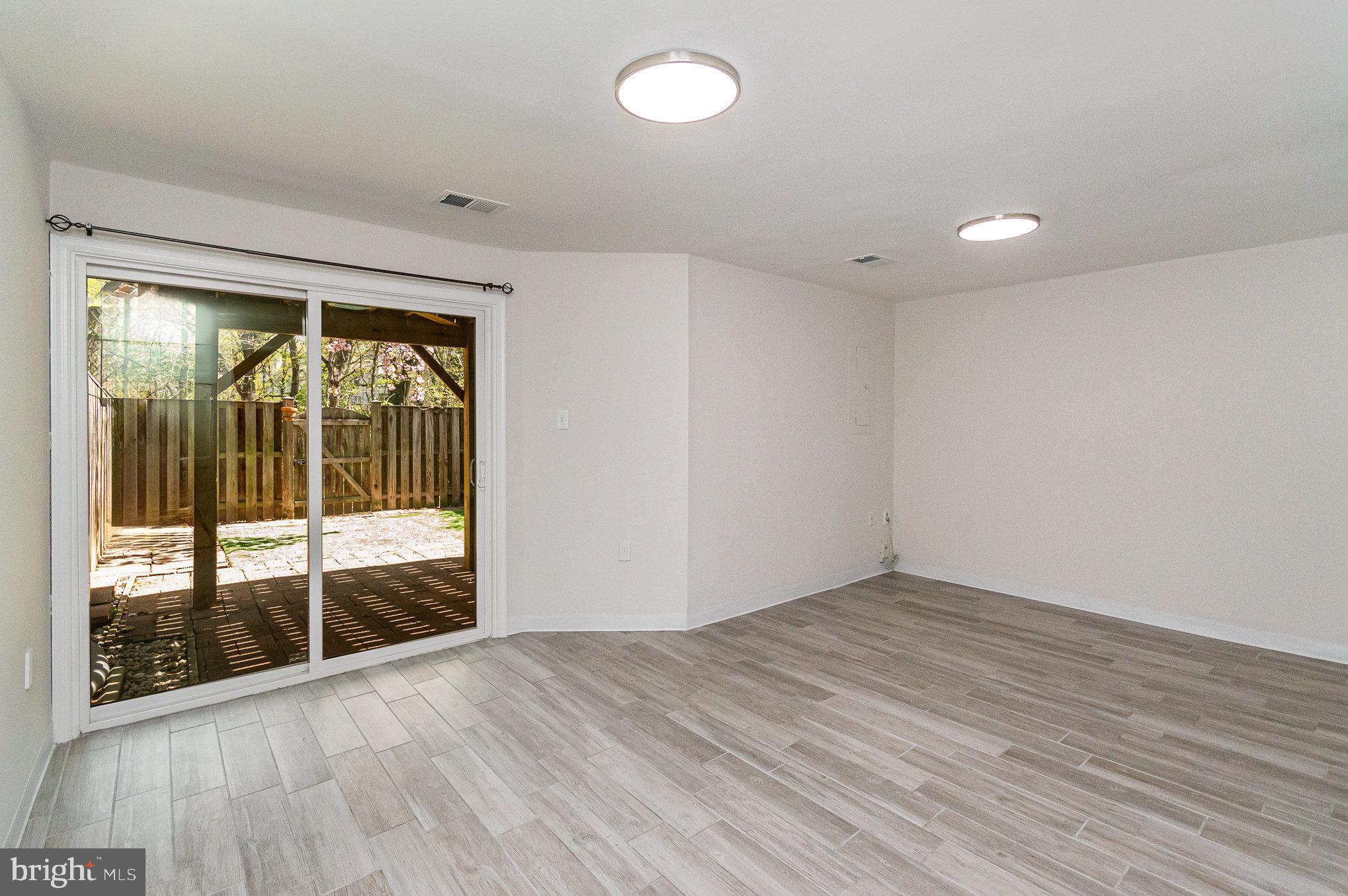 LOFTRIDGE - Residential Lease