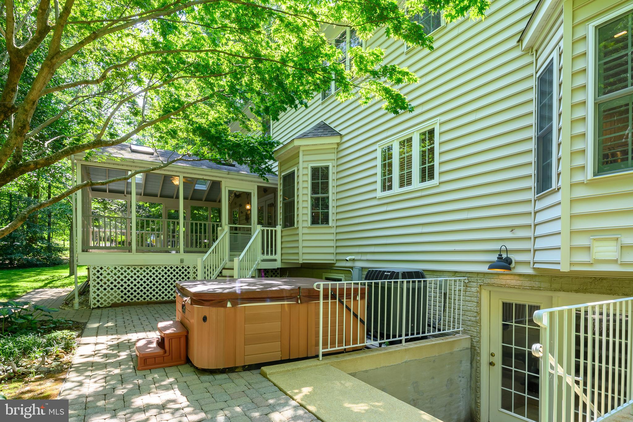 LOCH HAVEN WOODS - Residential Lease