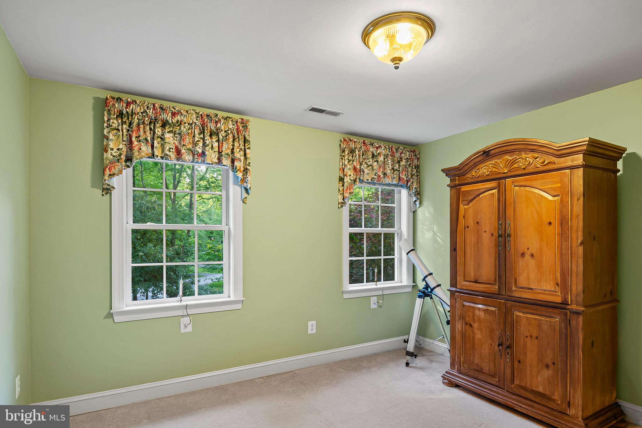 LOCH HAVEN WOODS - Residential Lease