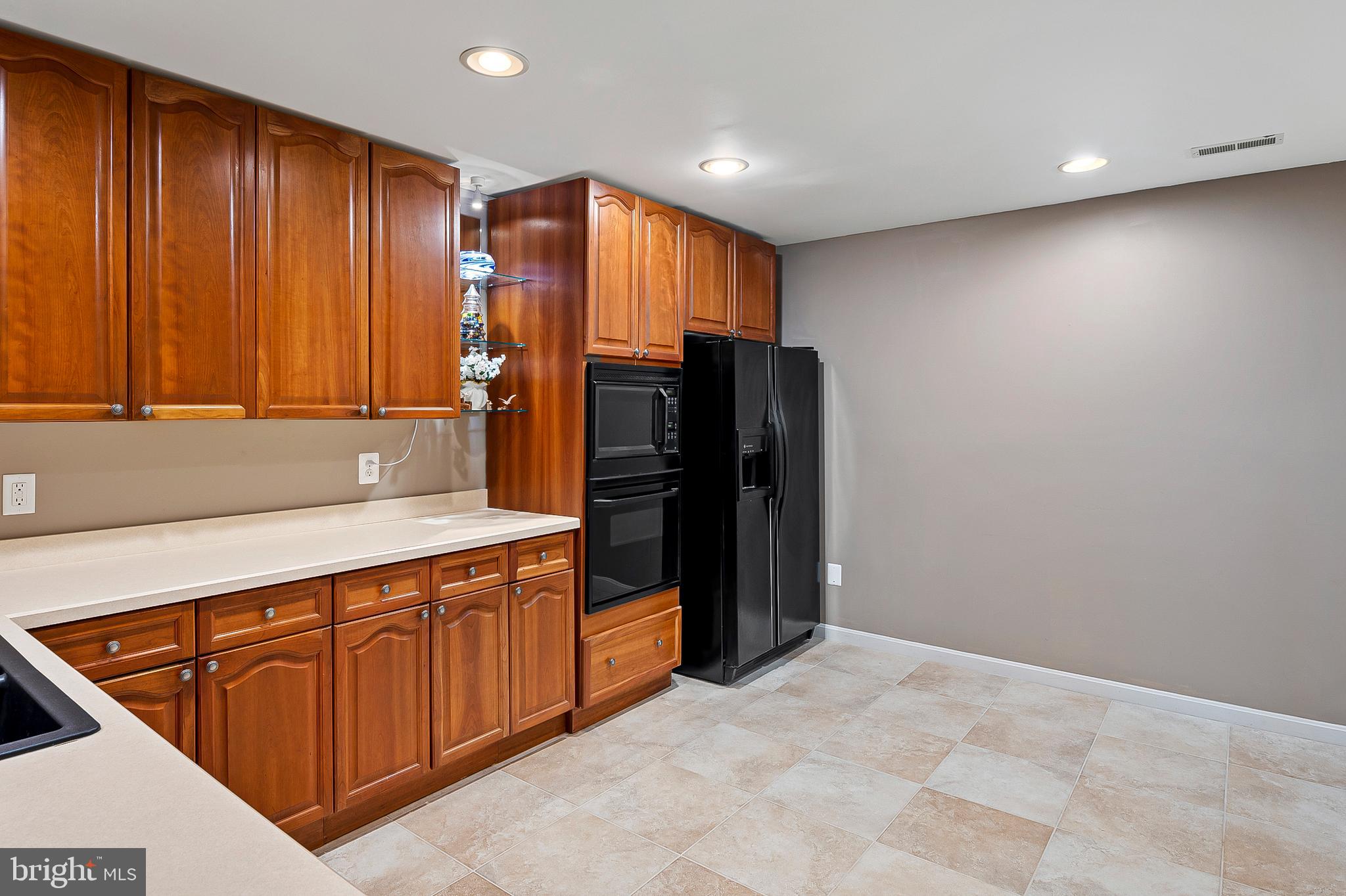 LOCH HAVEN WOODS - Residential Lease