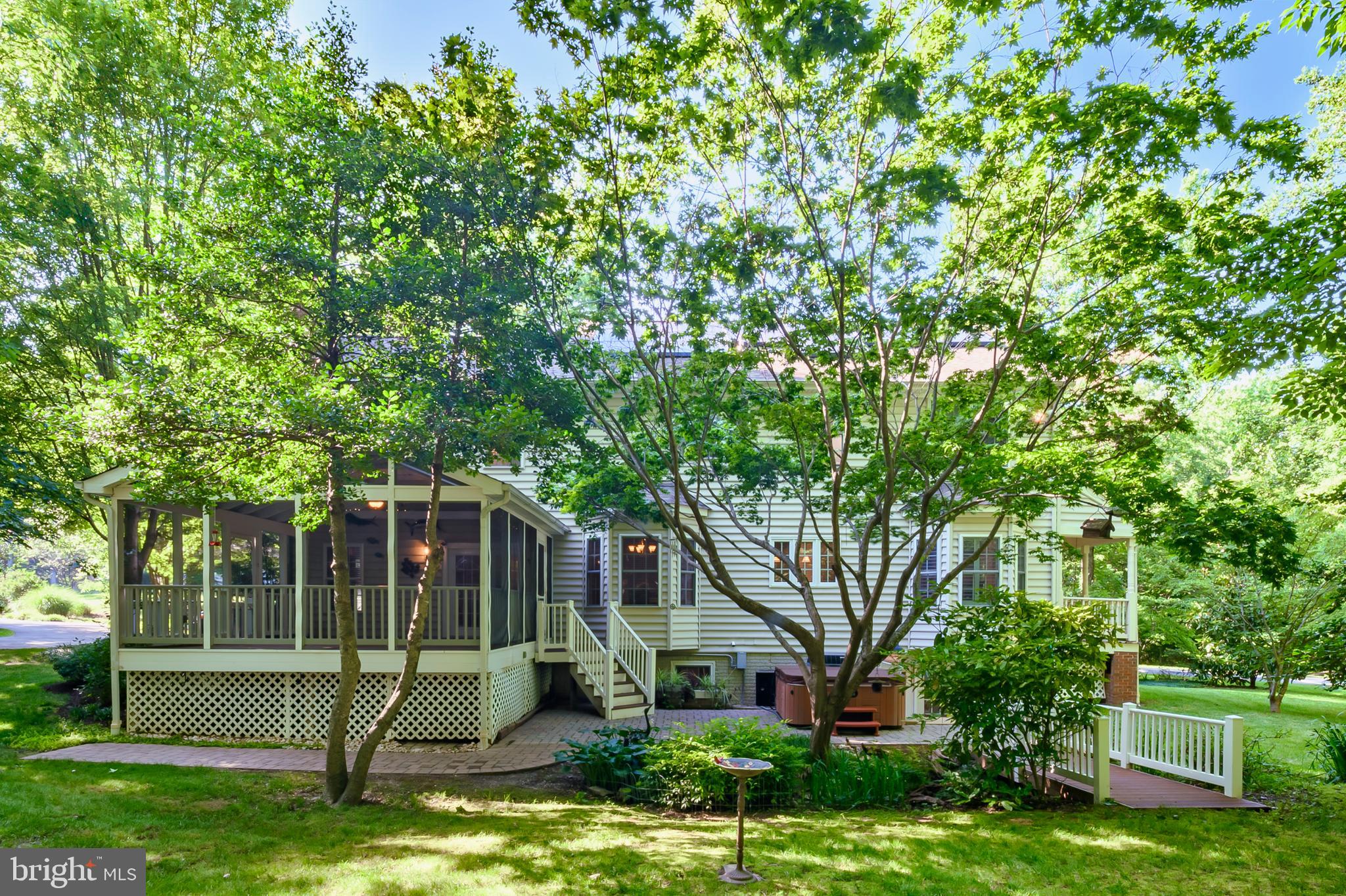 LOCH HAVEN WOODS - Residential Lease