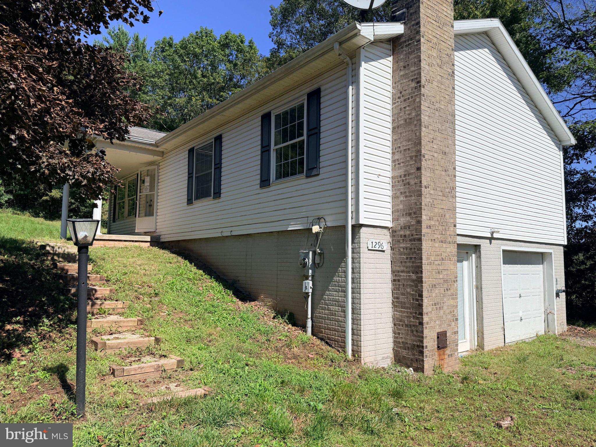 1296 POCAHONTAS ROAD