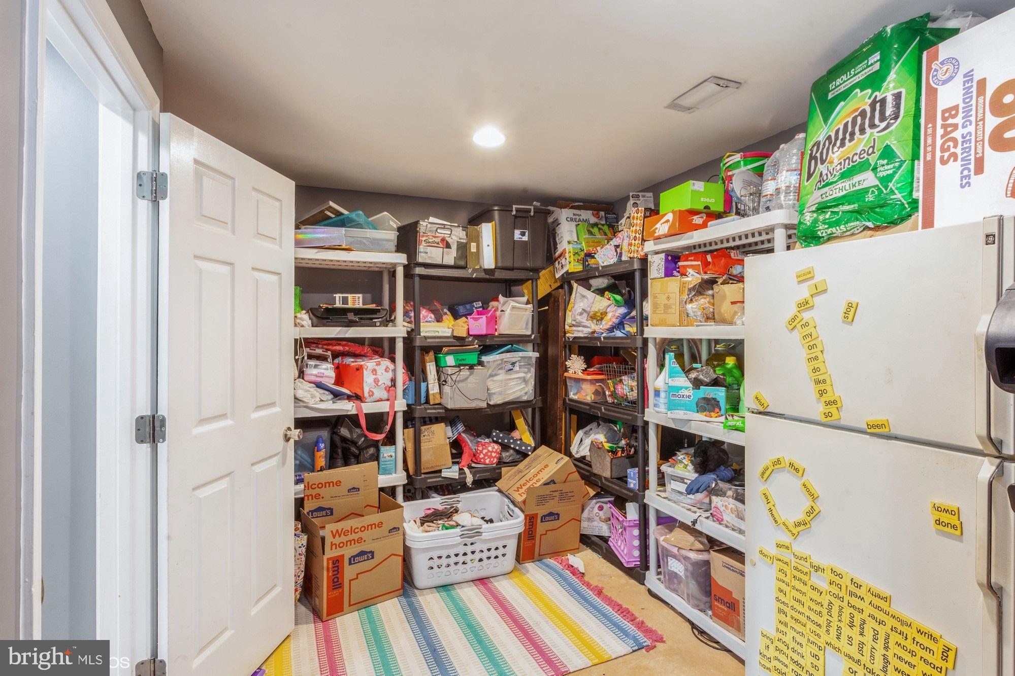 CONSTANT FRIENDSHIP - Residential