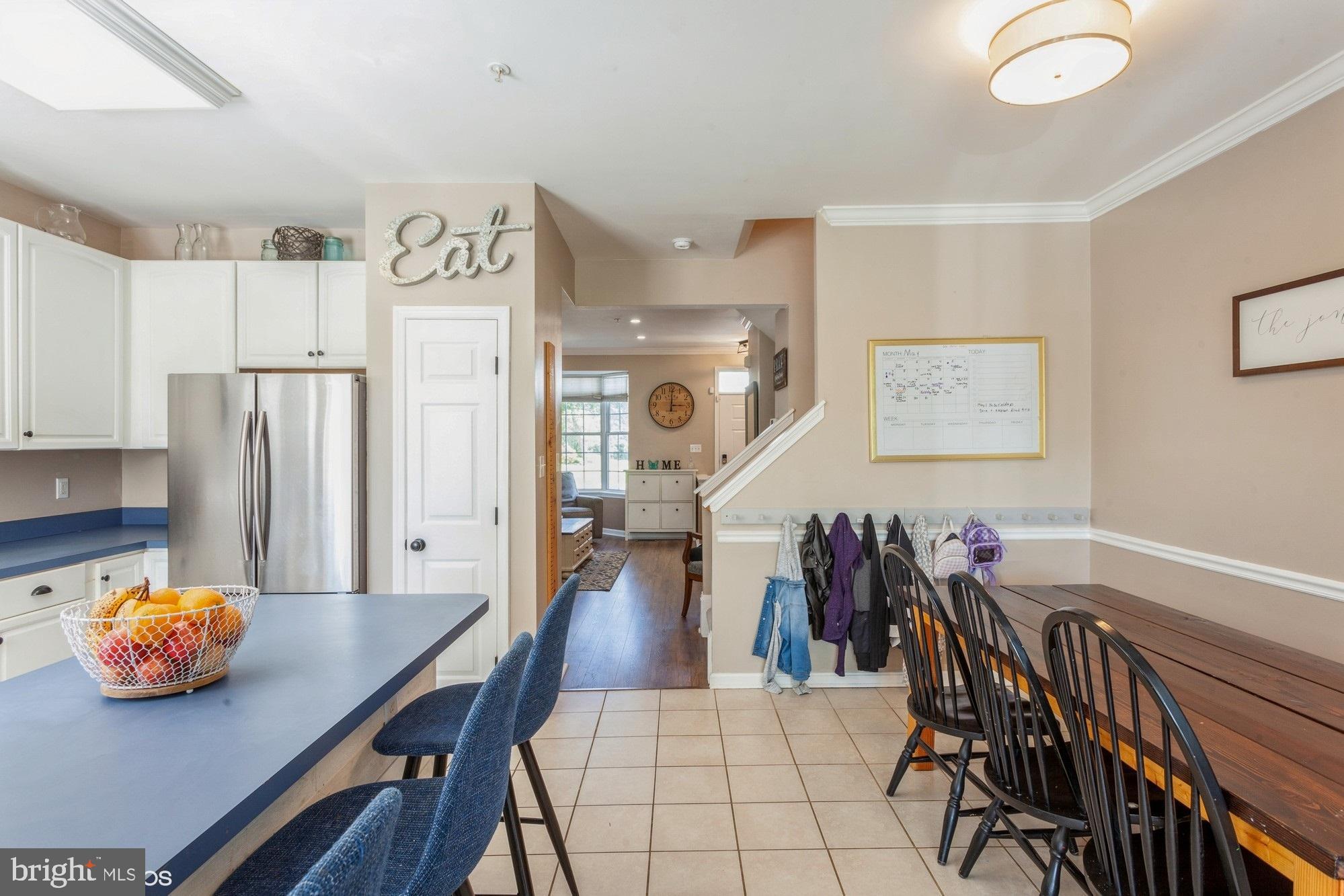 CONSTANT FRIENDSHIP - Residential