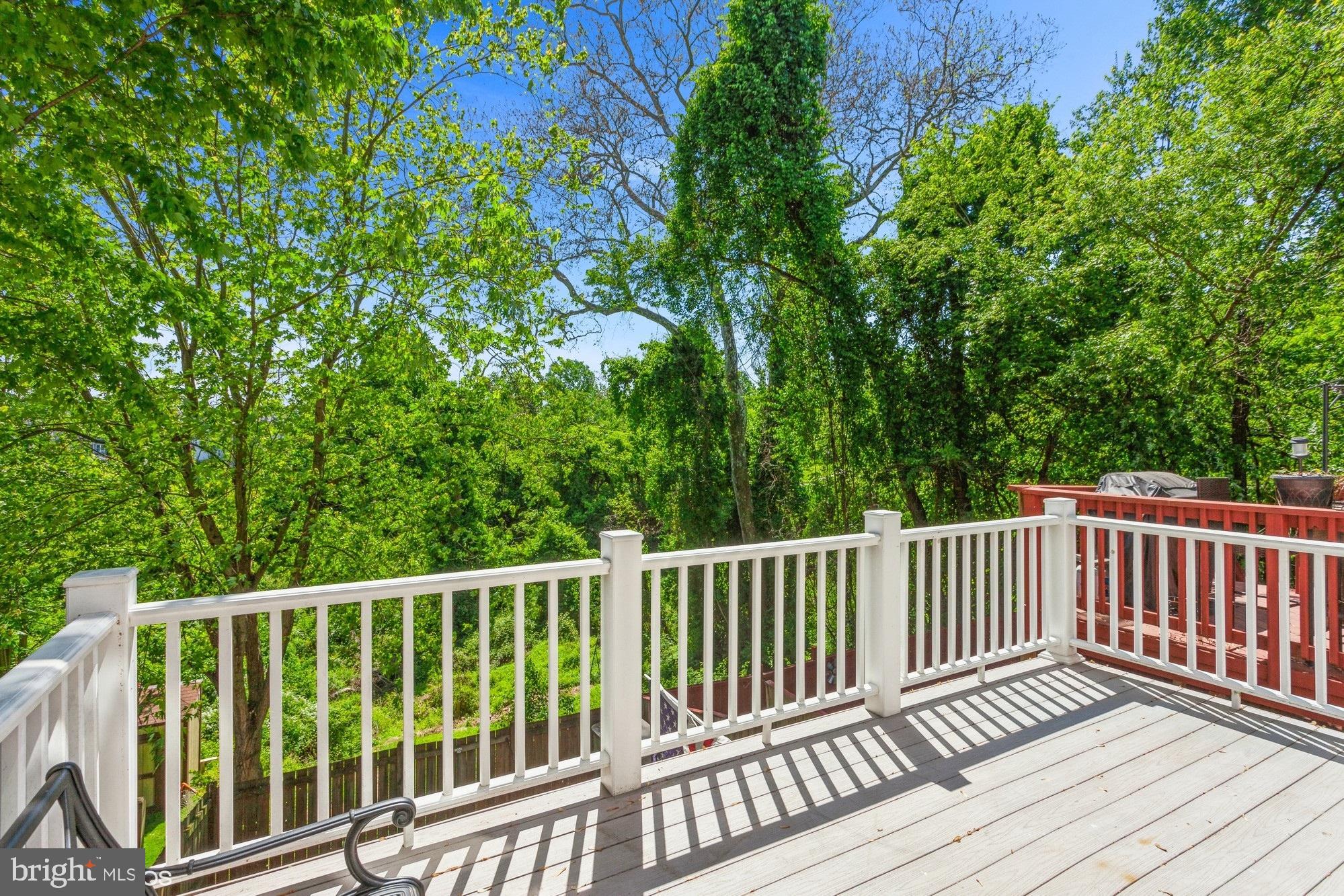 CONSTANT FRIENDSHIP - Residential