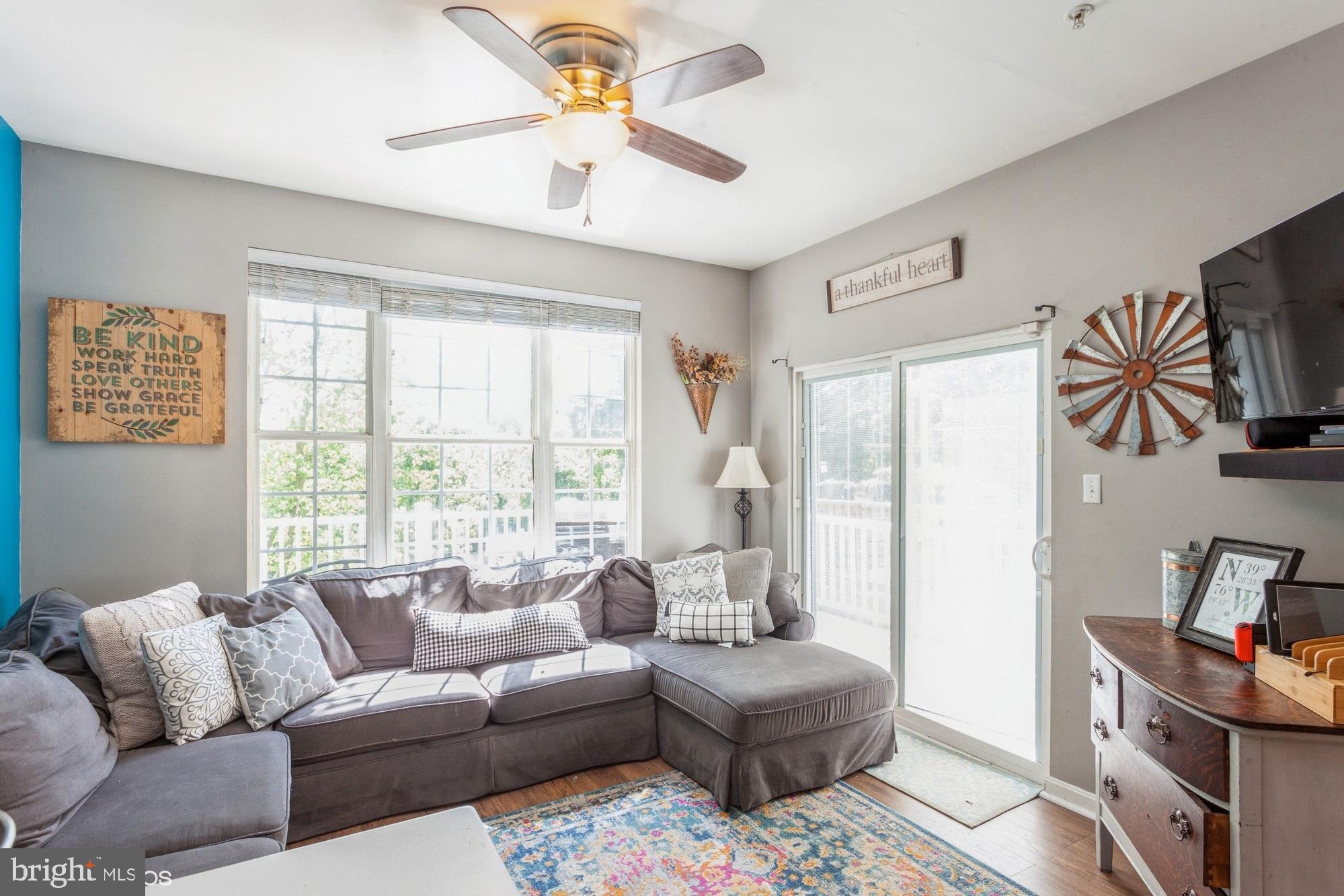 CONSTANT FRIENDSHIP - Residential