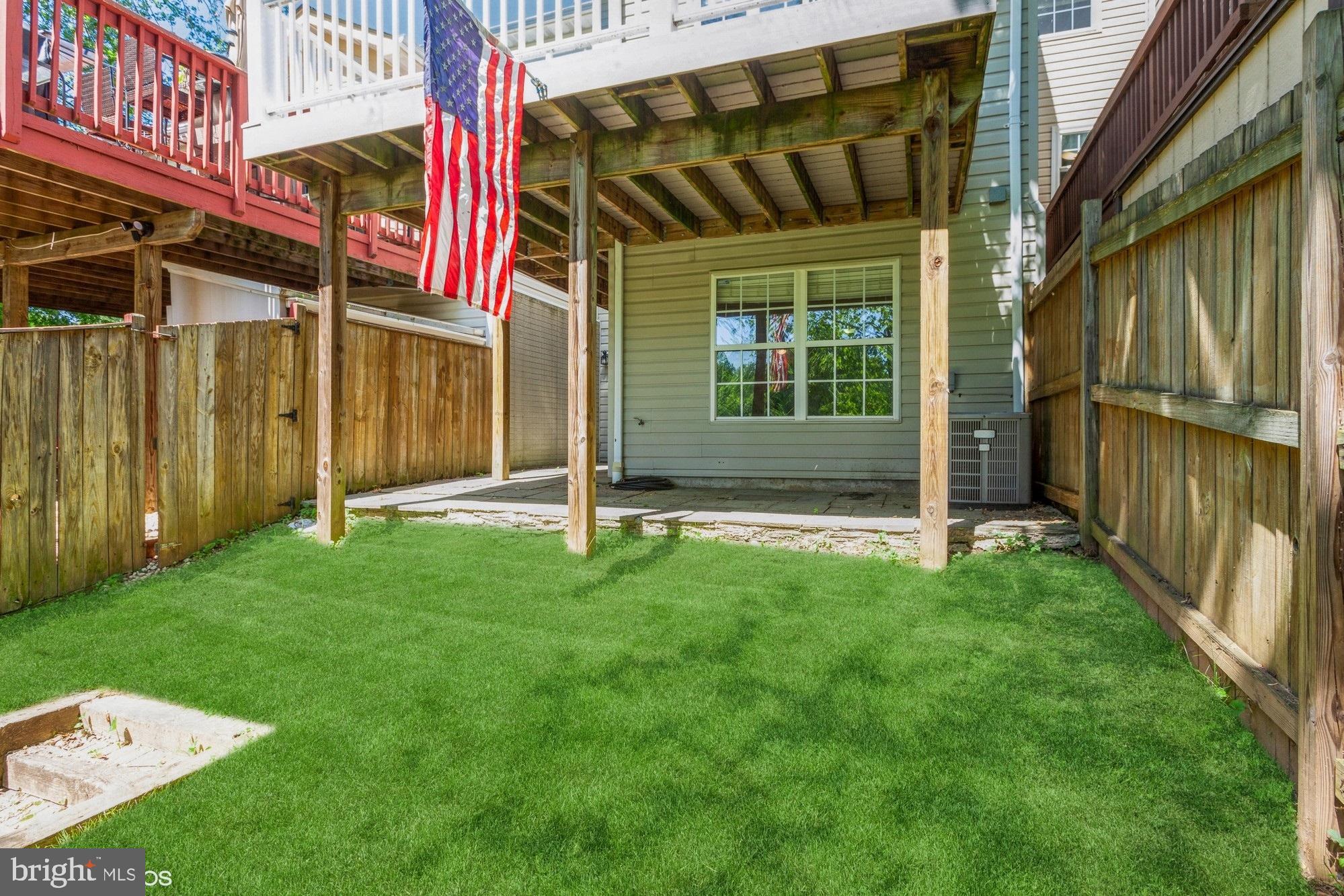 CONSTANT FRIENDSHIP - Residential