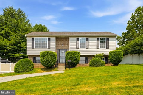 Photo of 1918 Summit Avenue, BALTIMORE, MD 21207 (MLS # MDBC2170744)