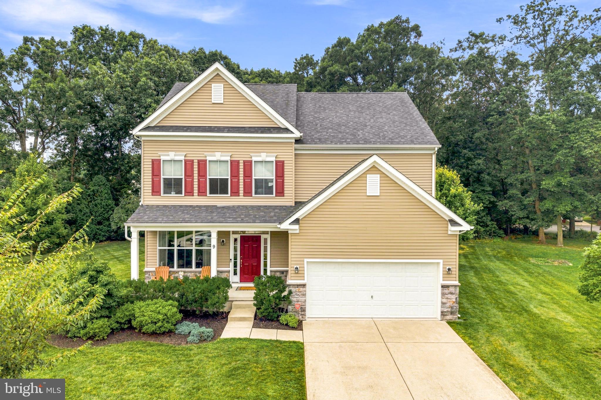 9 MIMOSA COURT