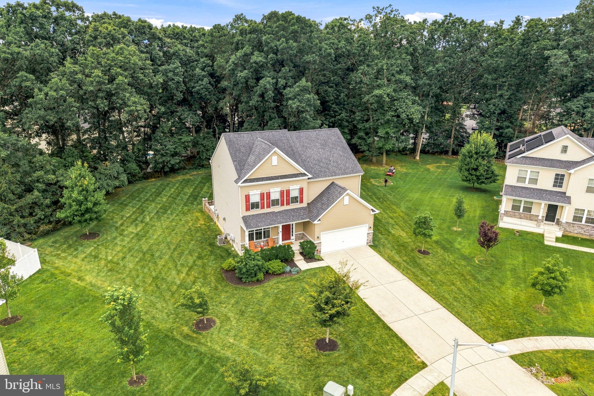 9 MIMOSA COURT