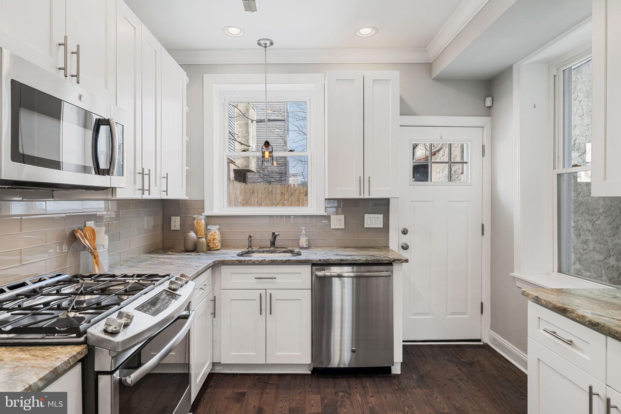 POINT BREEZE - Residential