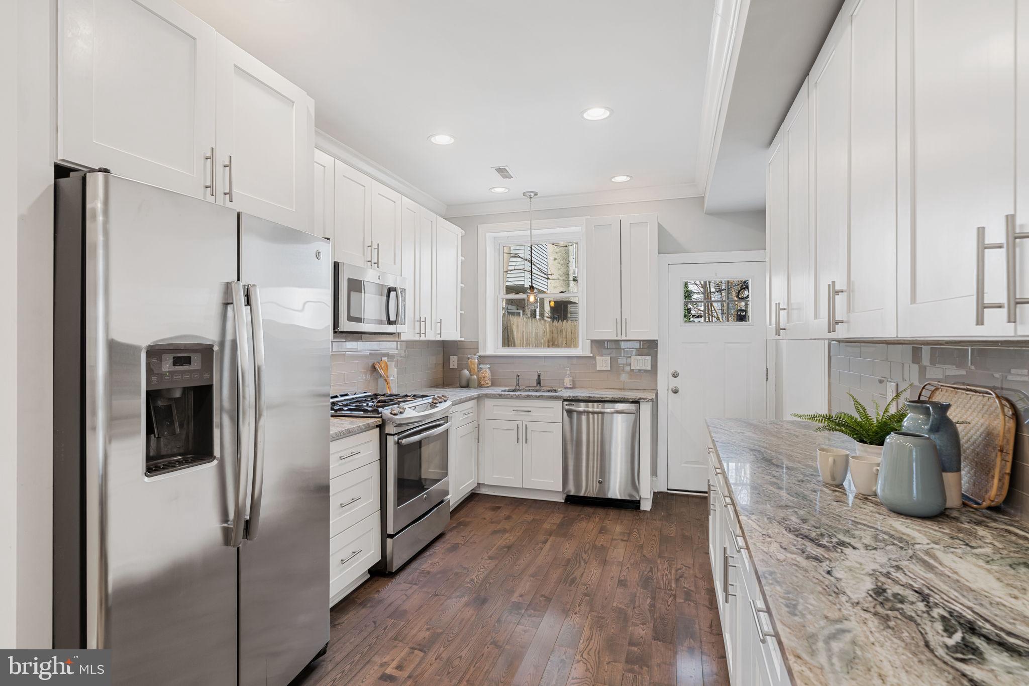 POINT BREEZE - Residential