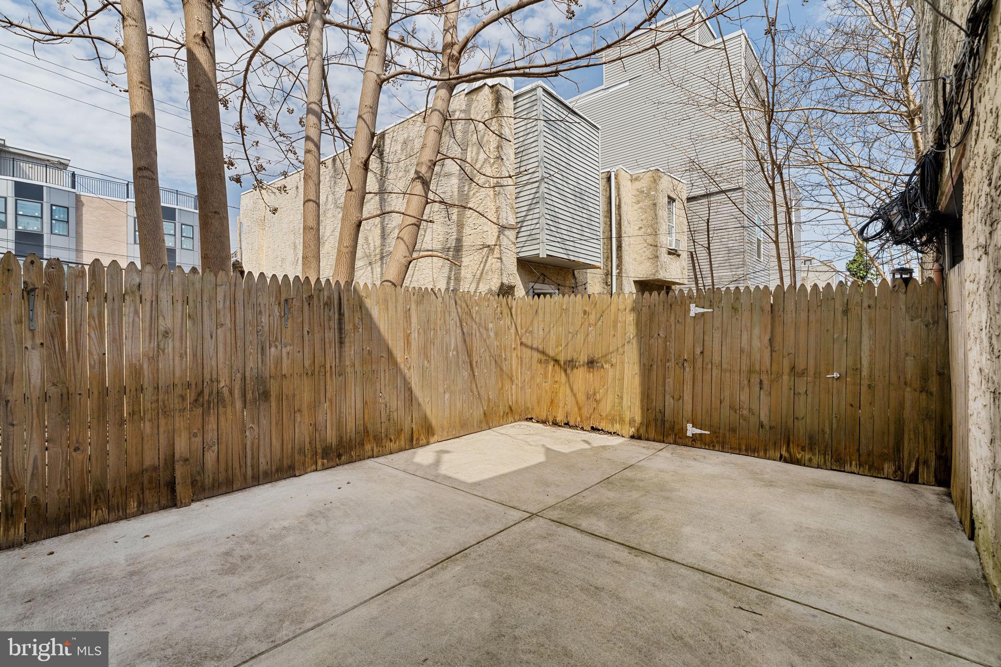 POINT BREEZE - Residential