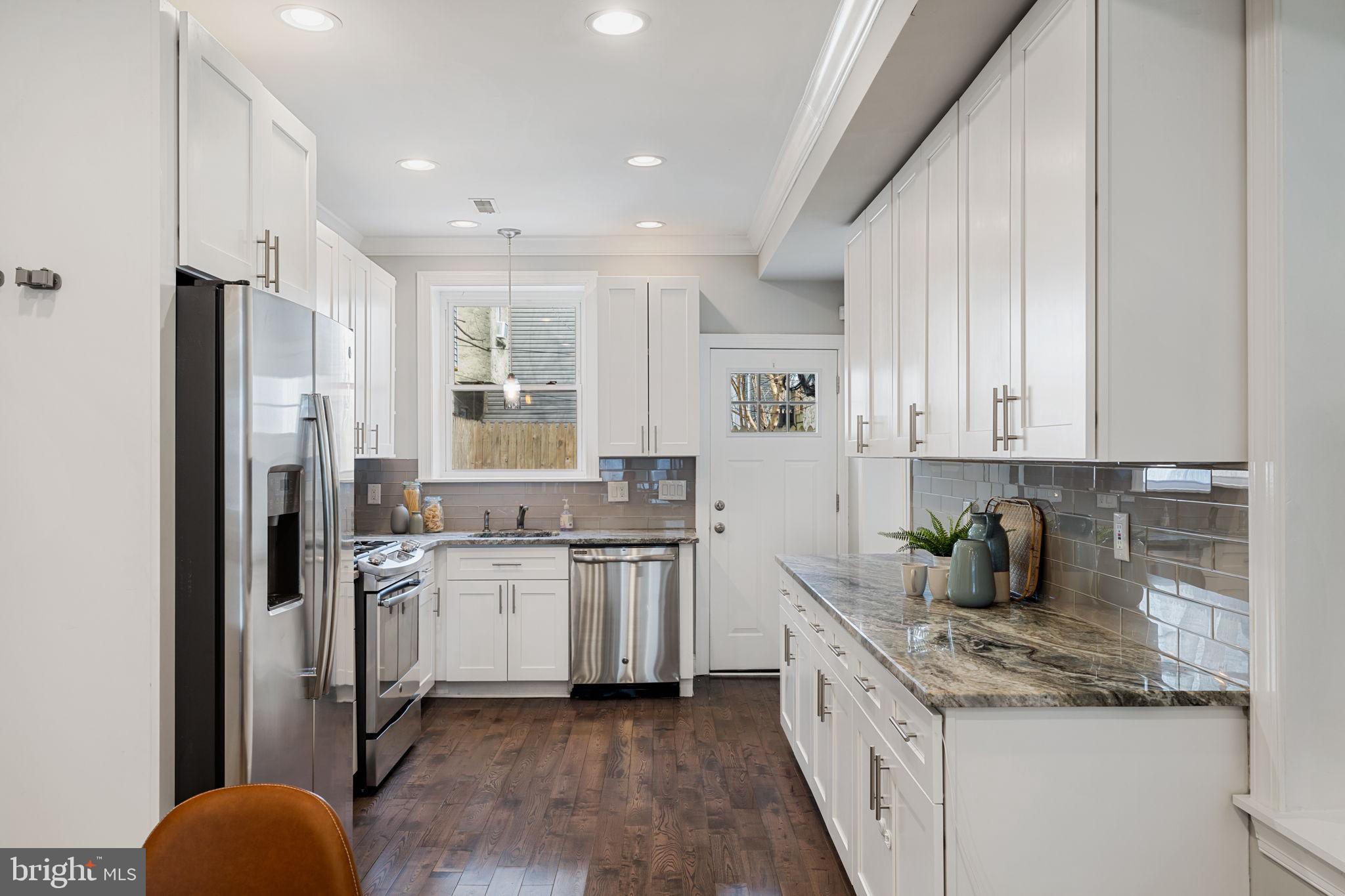 POINT BREEZE - Residential