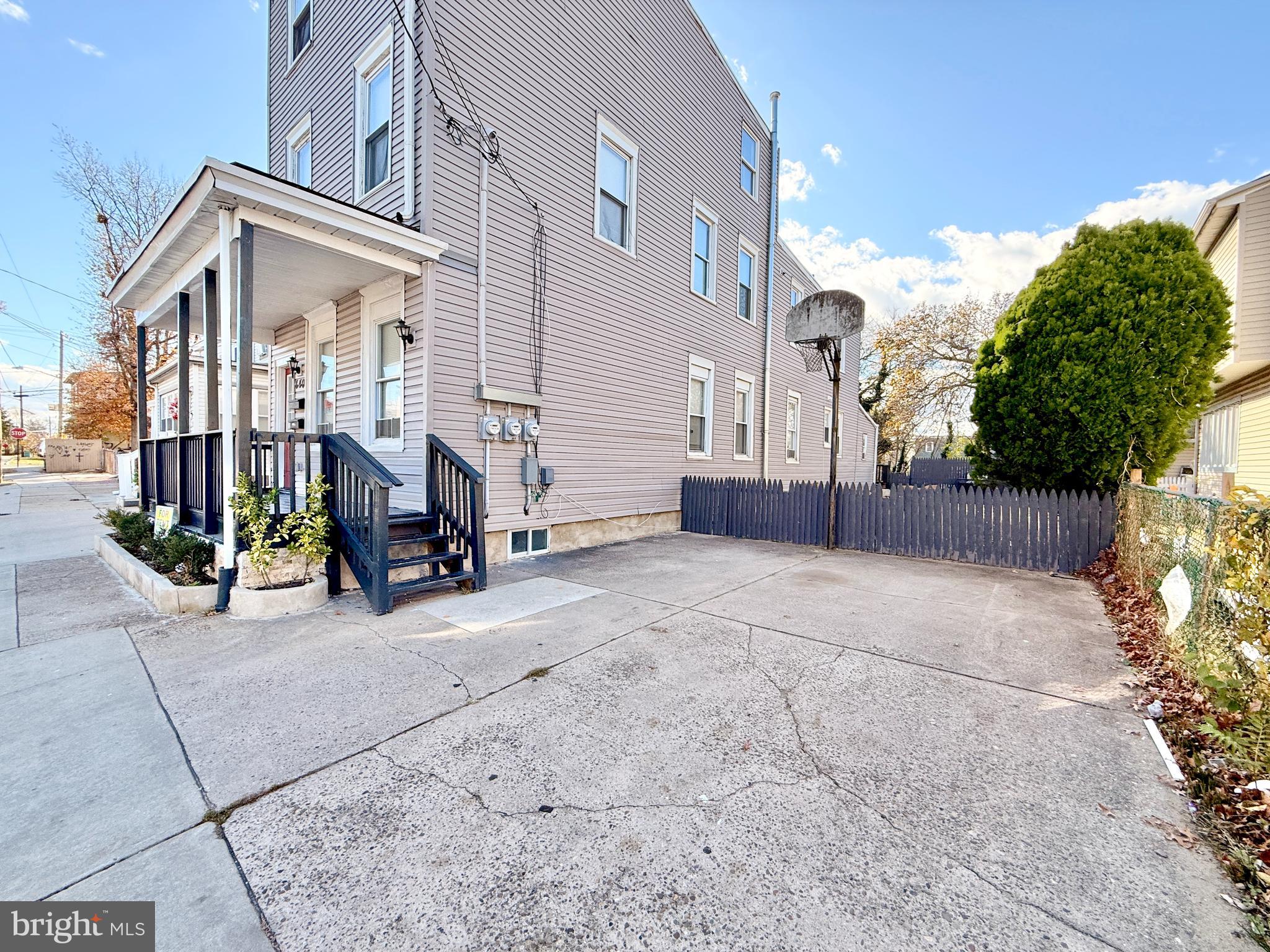 840 CUMBERLAND STREET 1ST FLOOR