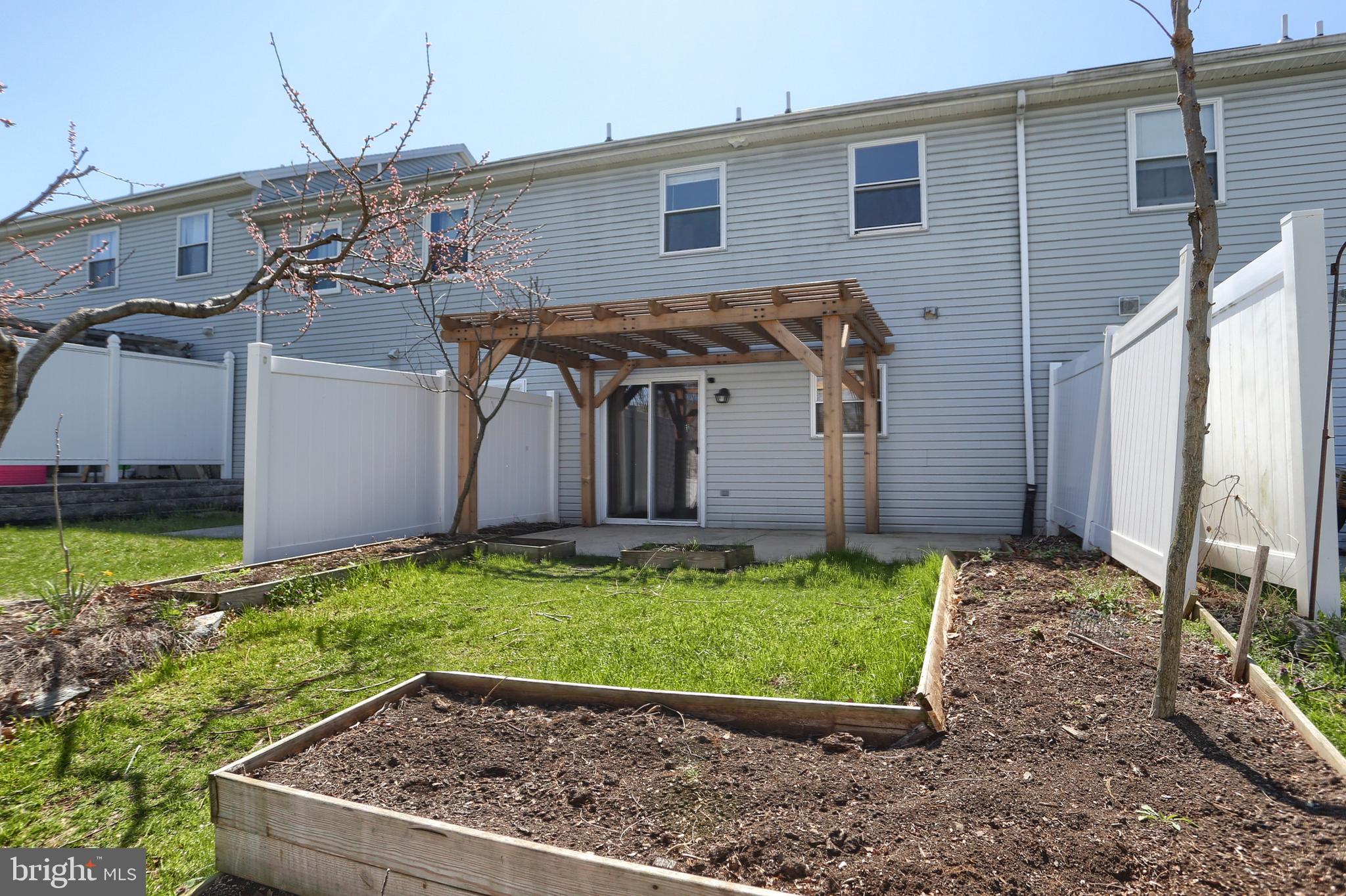 CAPITAL RIDGE - Residential