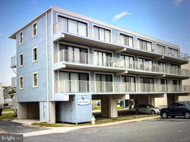 "WILD WAVE" - Residential