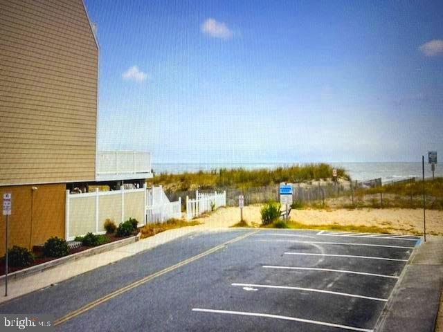 "WILD WAVE" - Residential