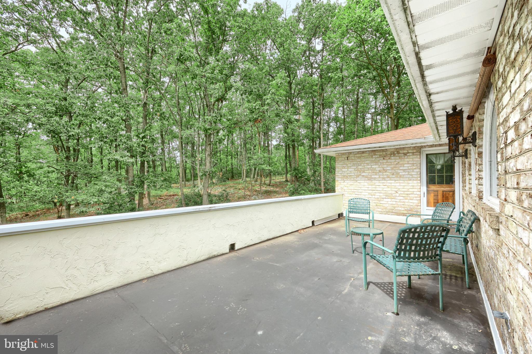 LAUREL WOODS - Residential