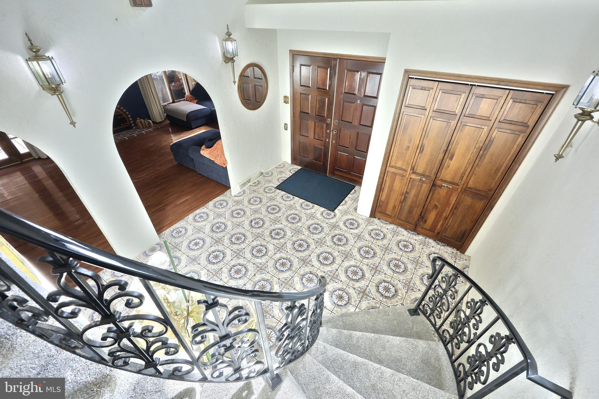 LAUREL WOODS - Residential