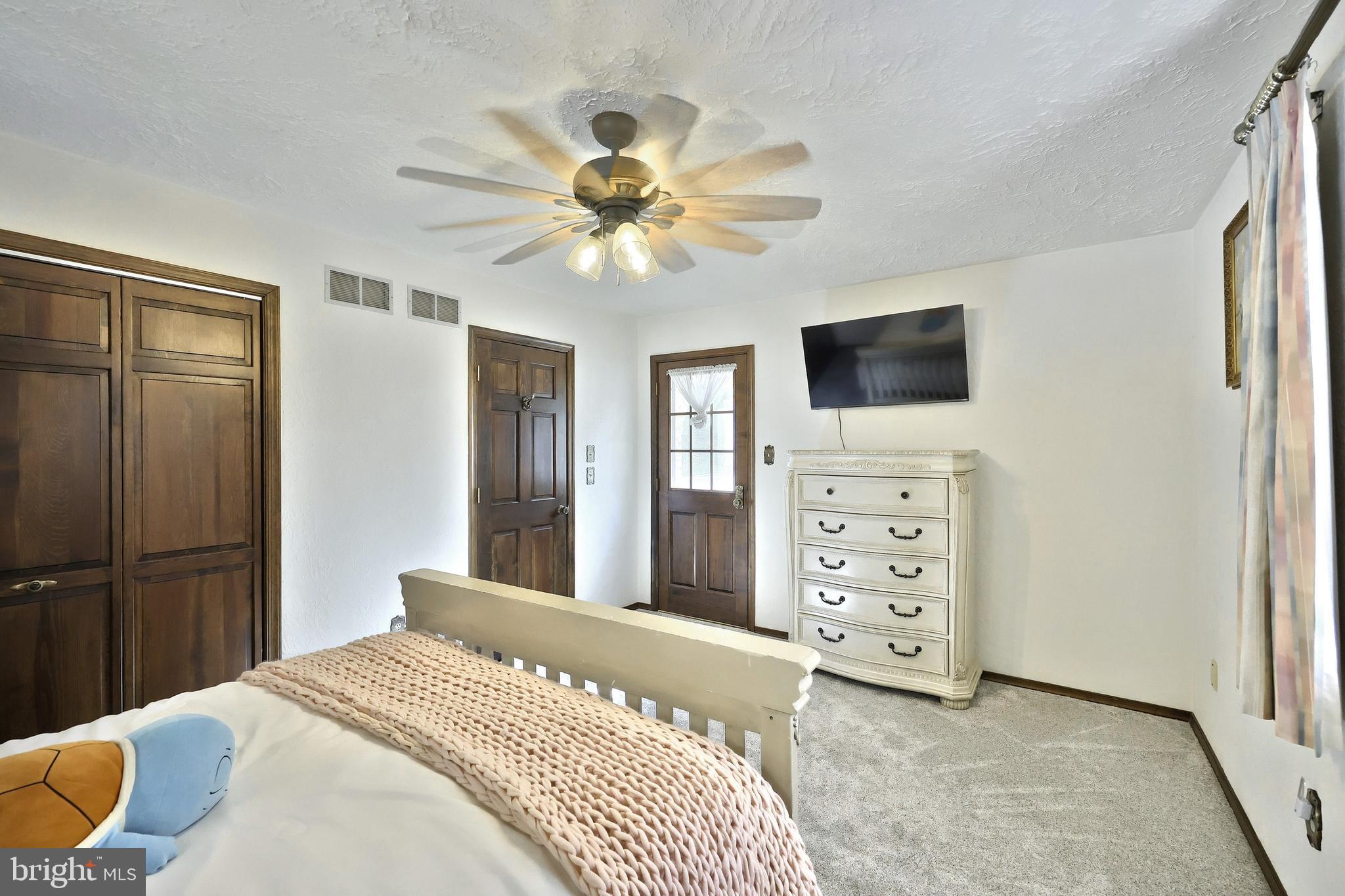 LAUREL WOODS - Residential