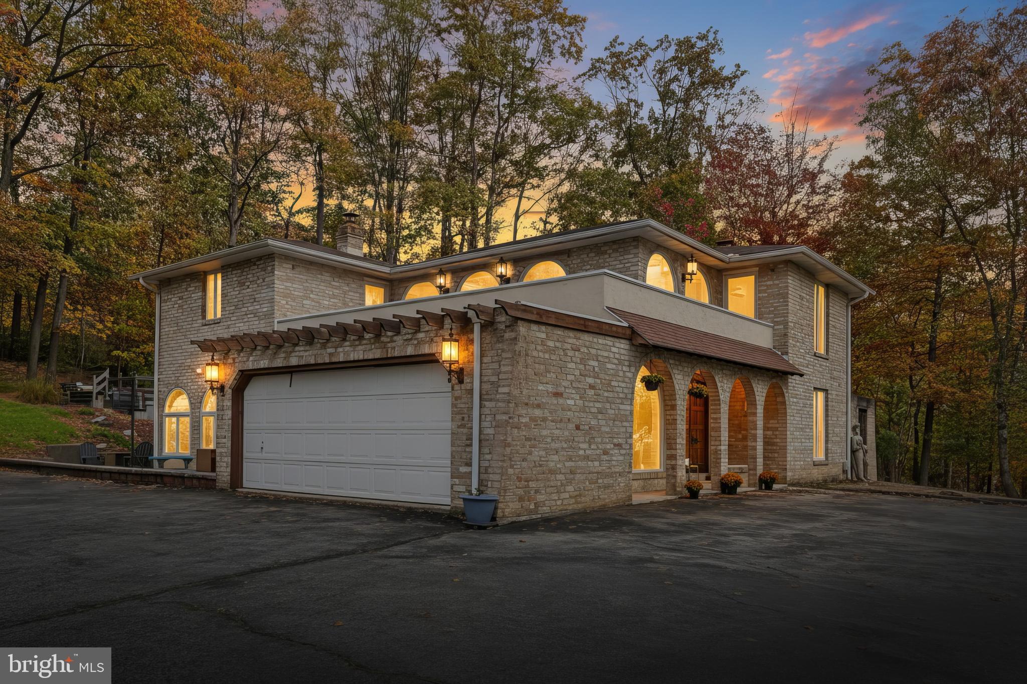 LAUREL WOODS - Residential