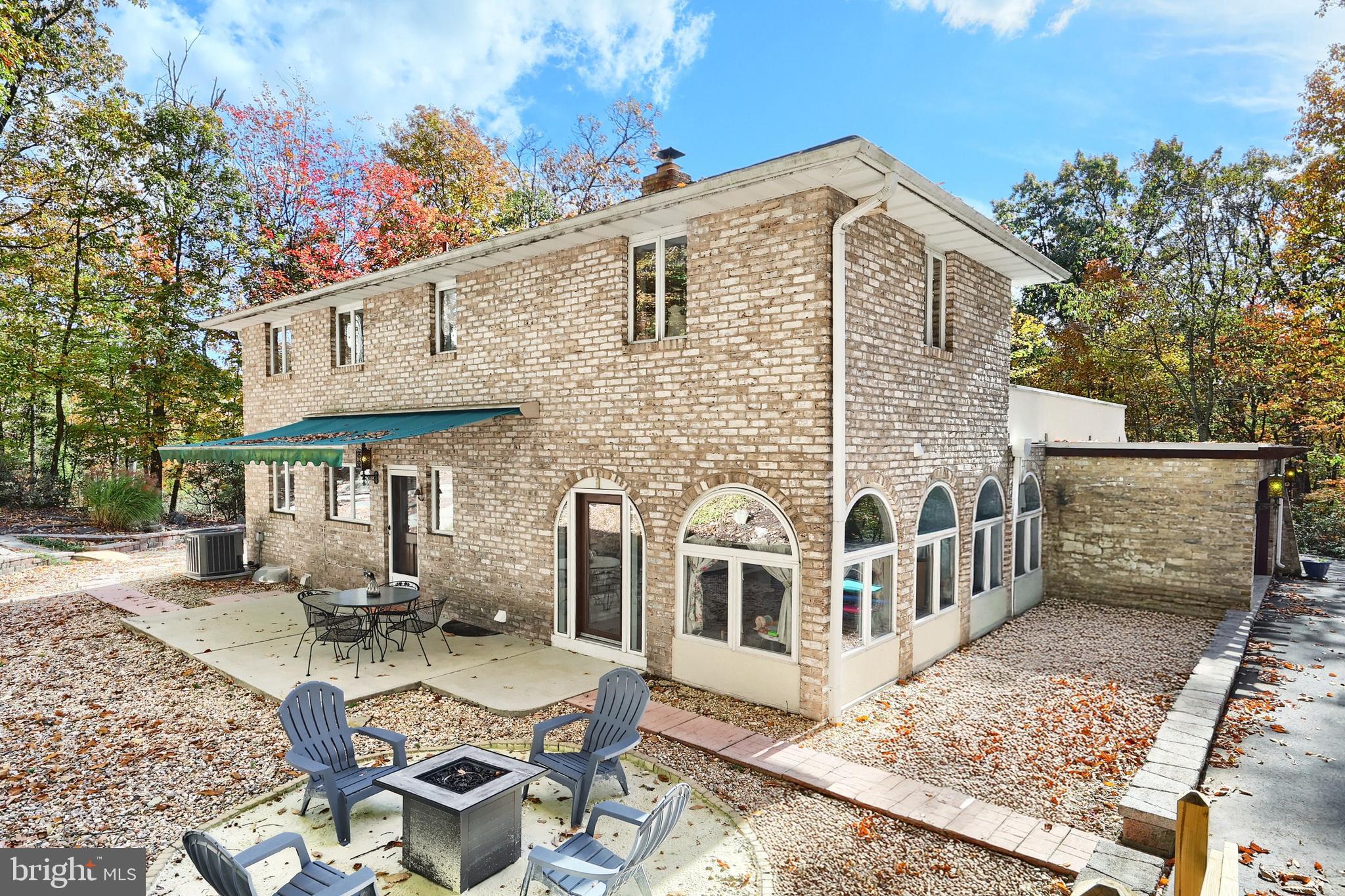 LAUREL WOODS - Residential