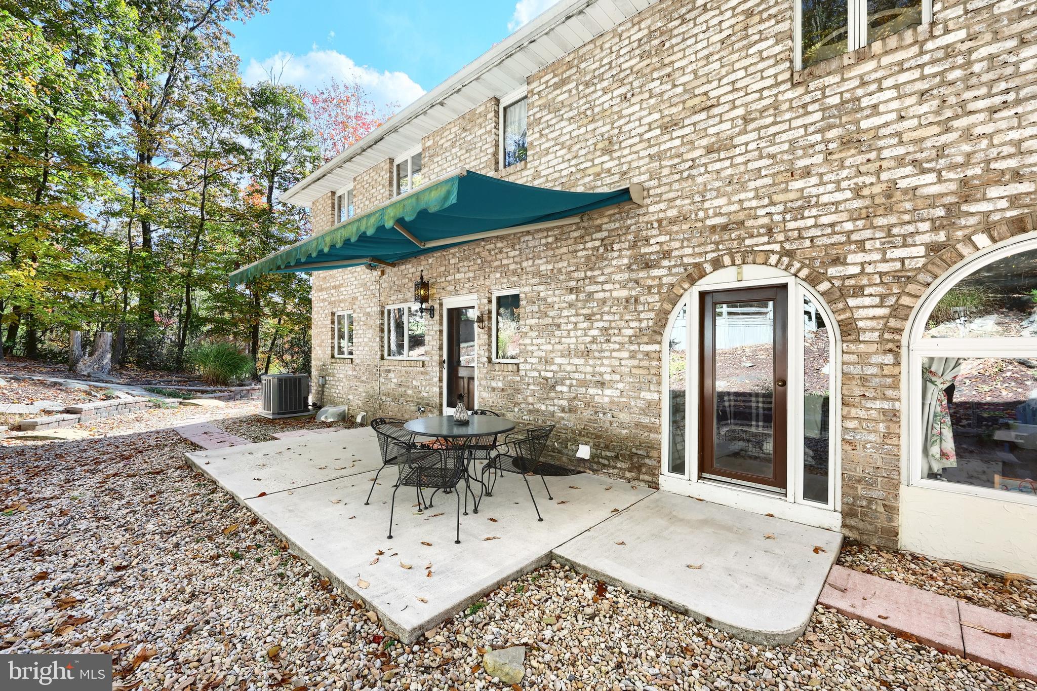 LAUREL WOODS - Residential