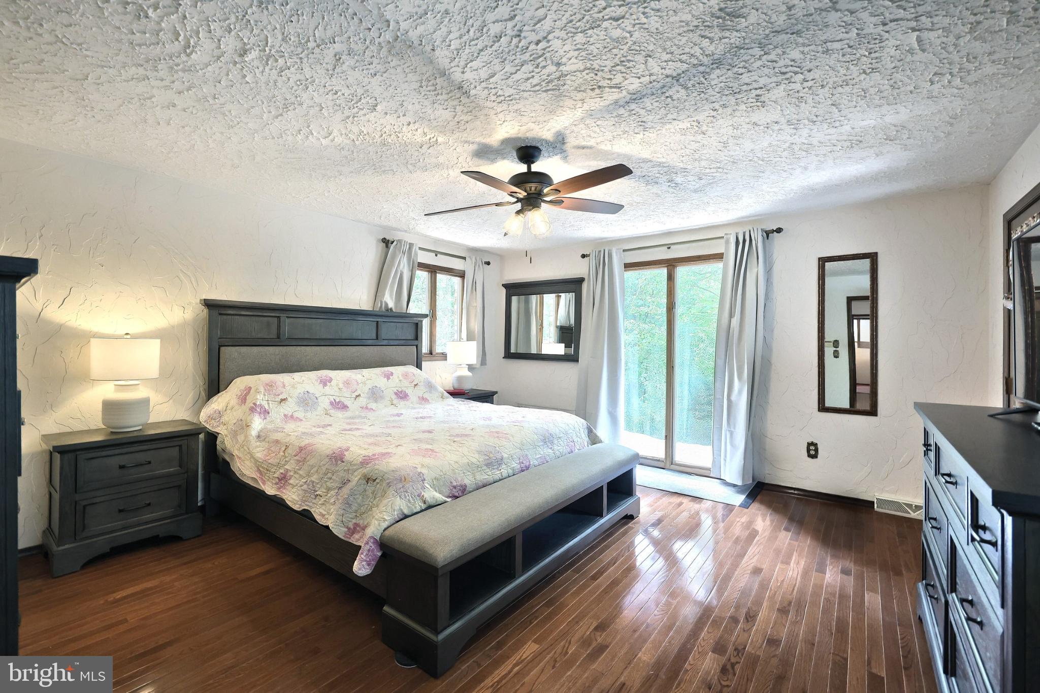 LAUREL WOODS - Residential