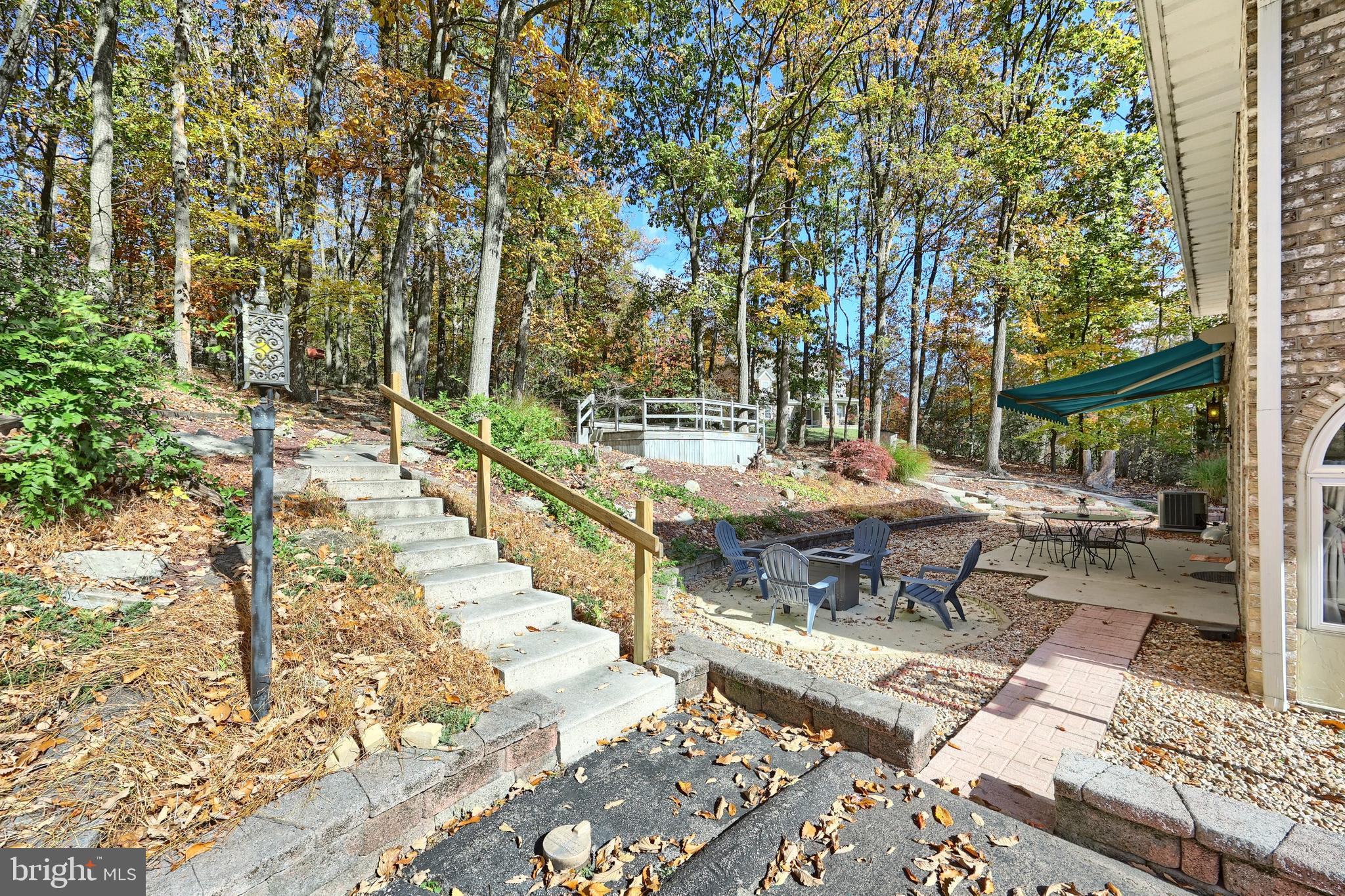 LAUREL WOODS - Residential