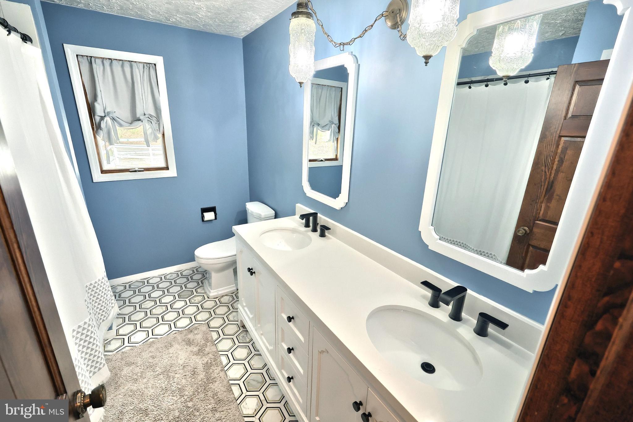 LAUREL WOODS - Residential