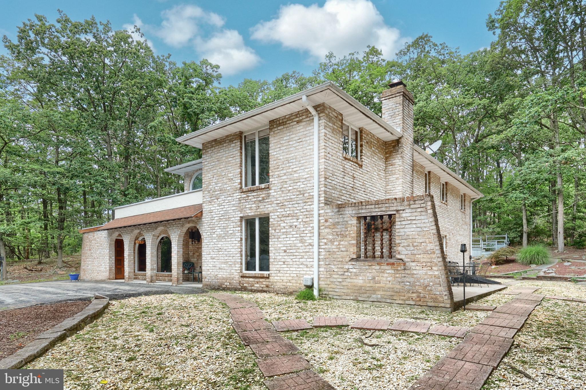 799 LAUREL WOODS LANE