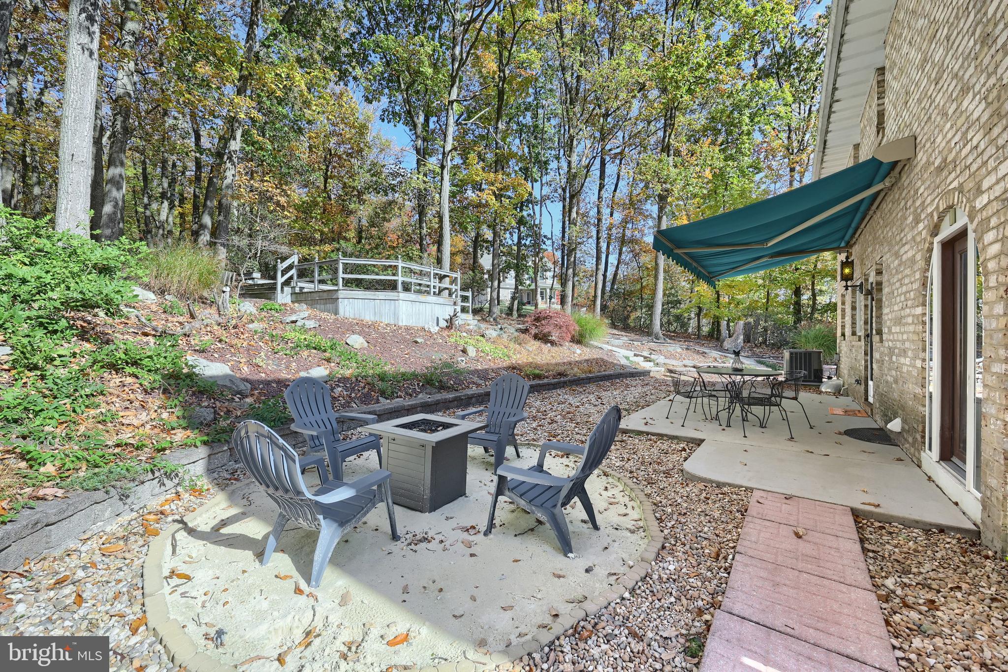 LAUREL WOODS - Residential