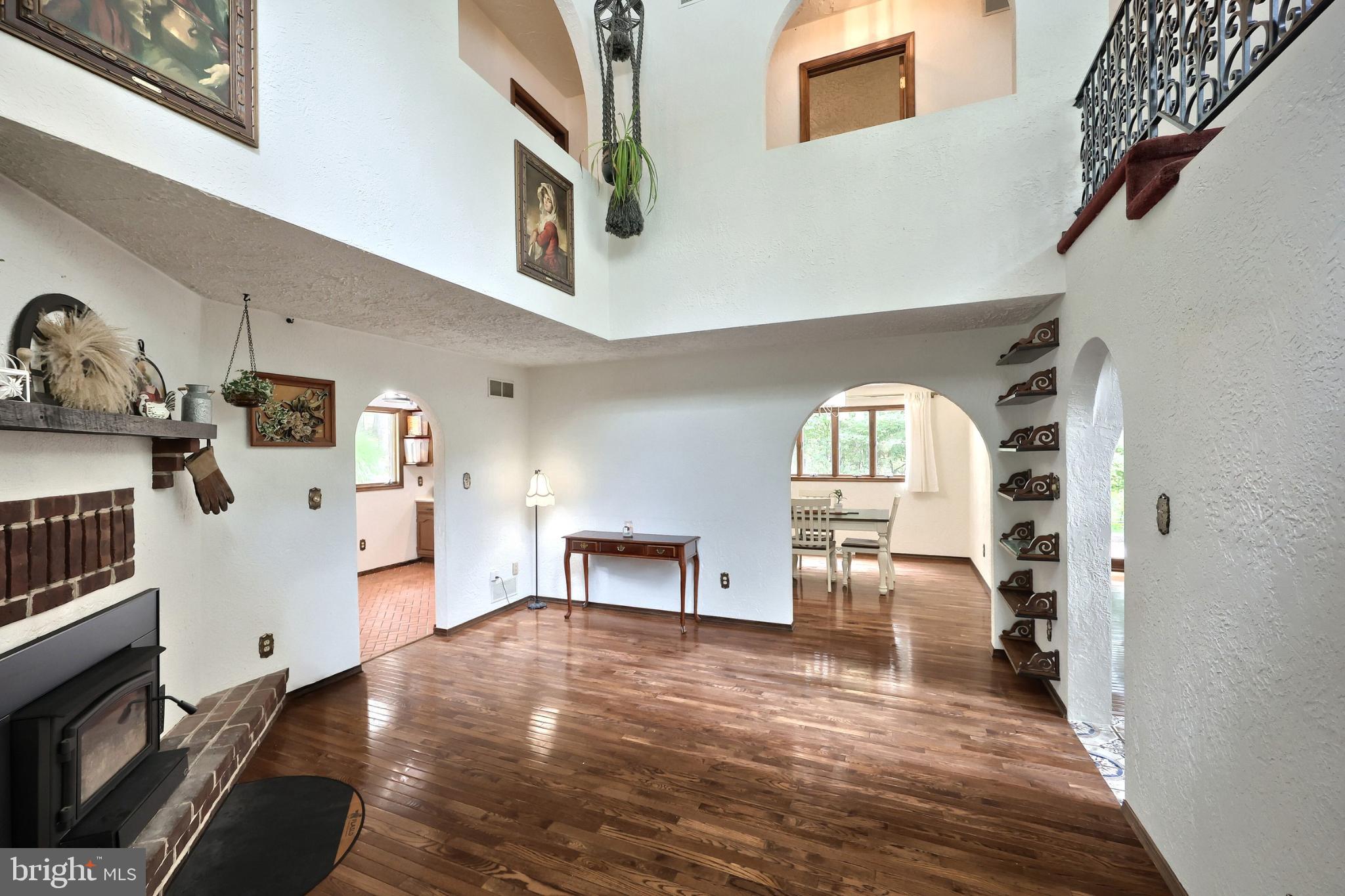 LAUREL WOODS - Residential