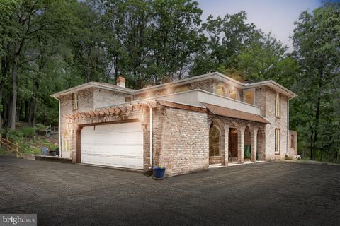 799 LAUREL WOODS LANE HANOVER PA 17331